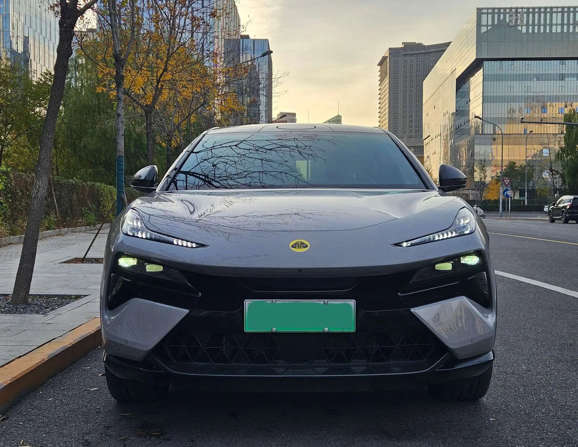 Lotus Eletre  из Китая