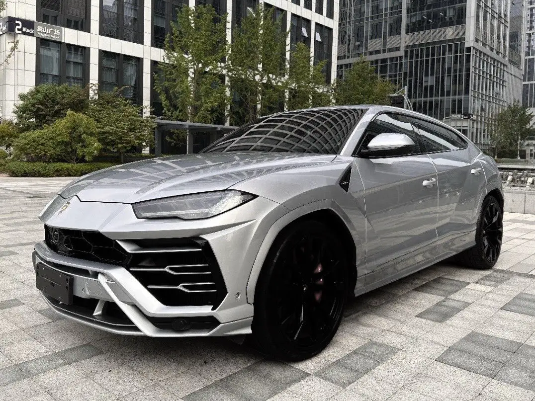 Lamborghini Urus  из Китая