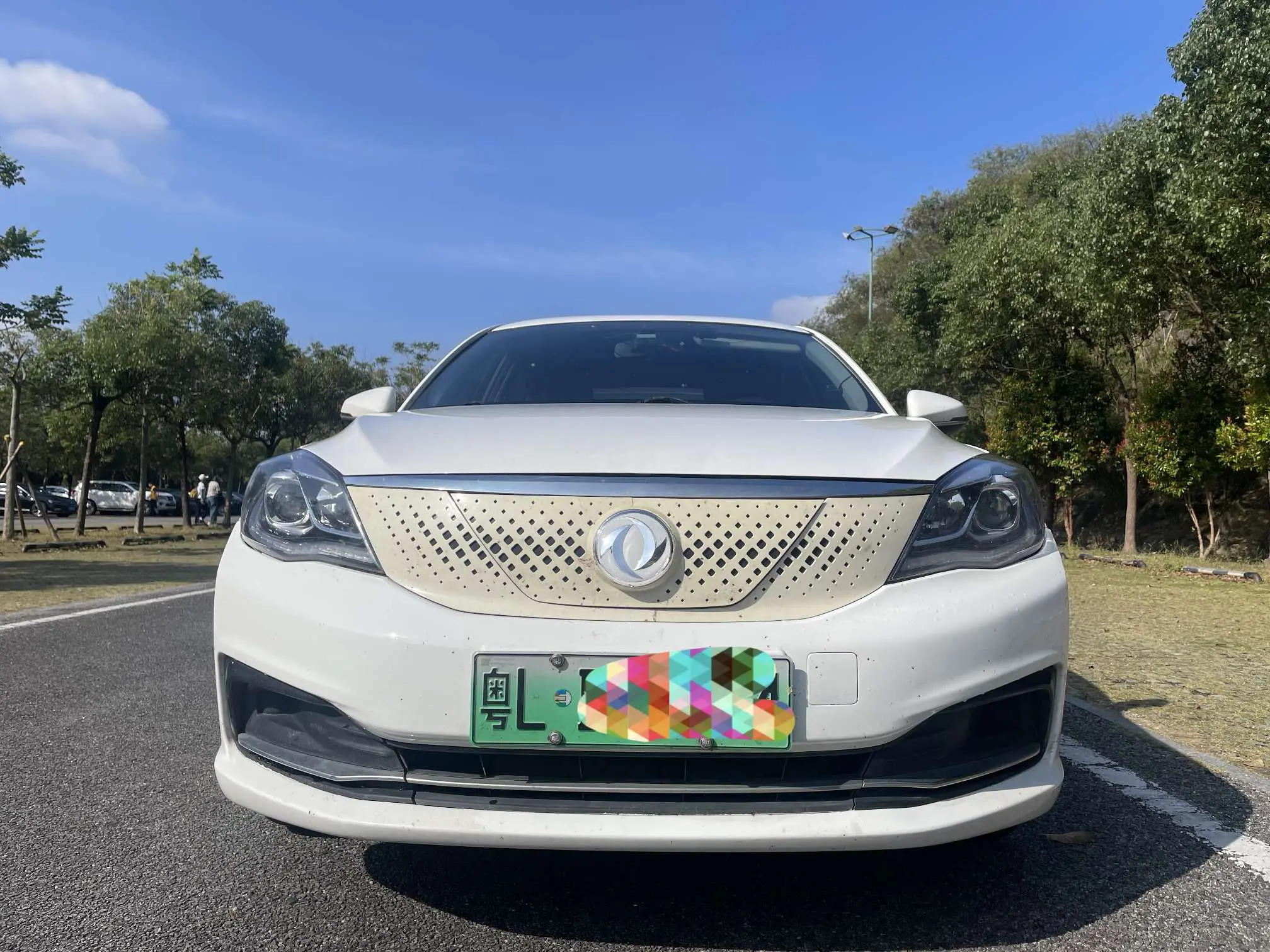 Dongfeng Fengshen E70  из Китая