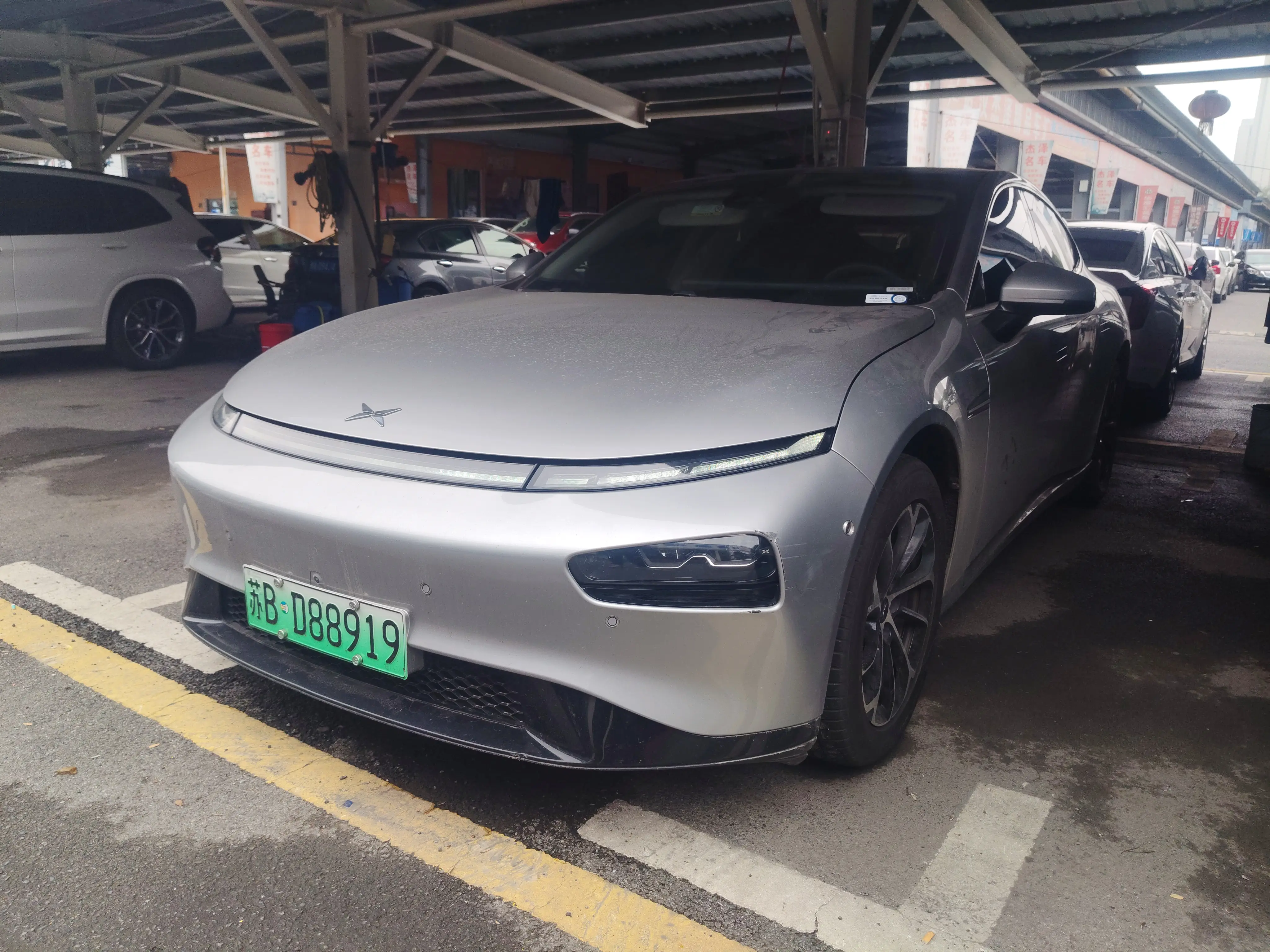 Xpeng P7  из Китая