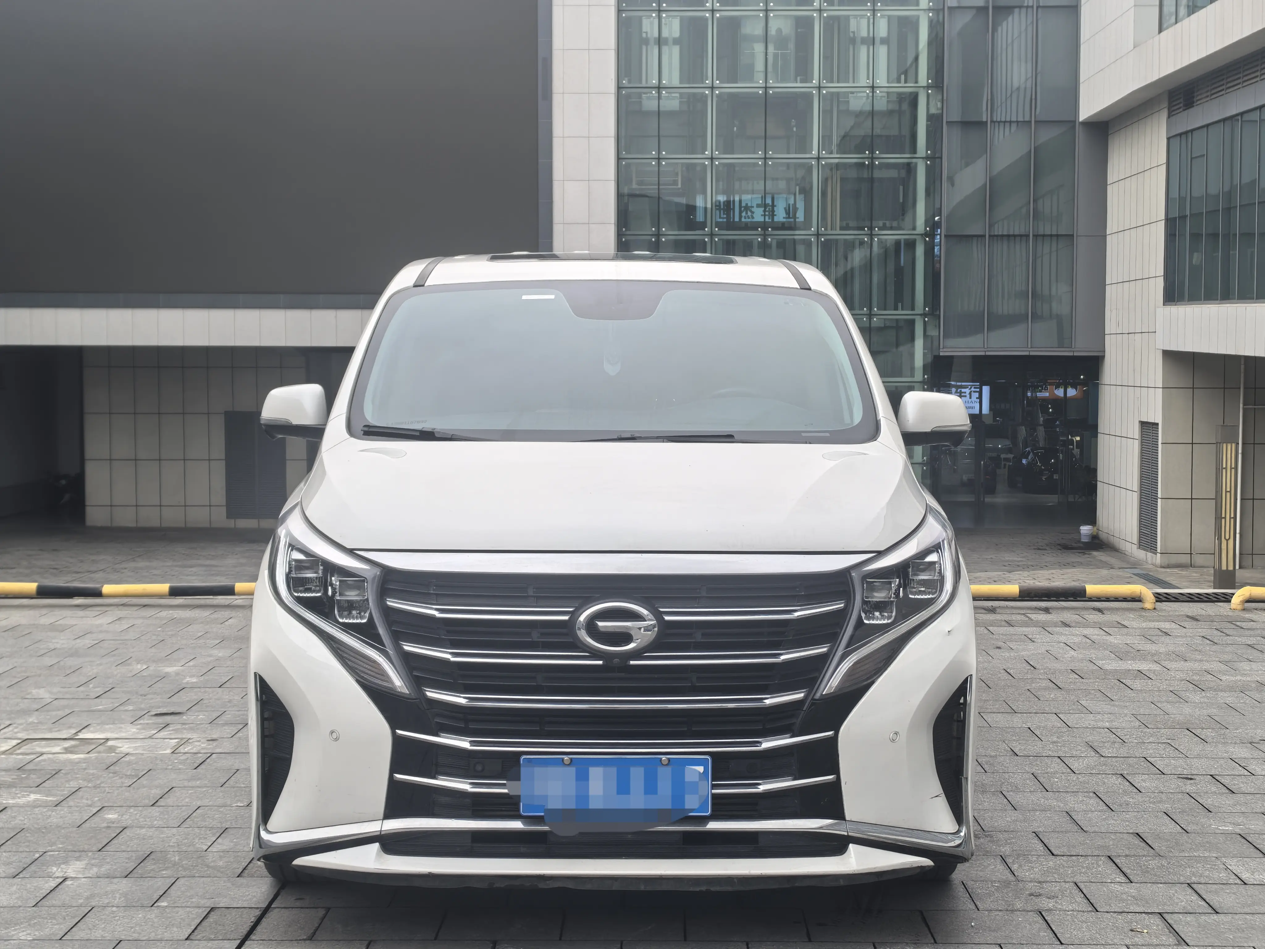 GAC Trumpchi M8  из Китая