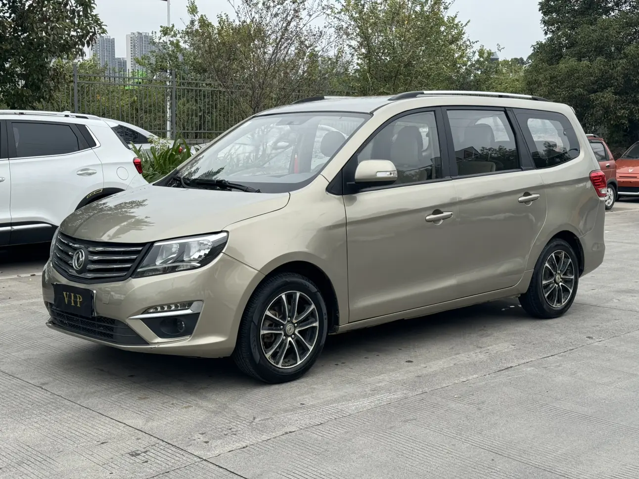 Forthing Fengxing S500  из Китая