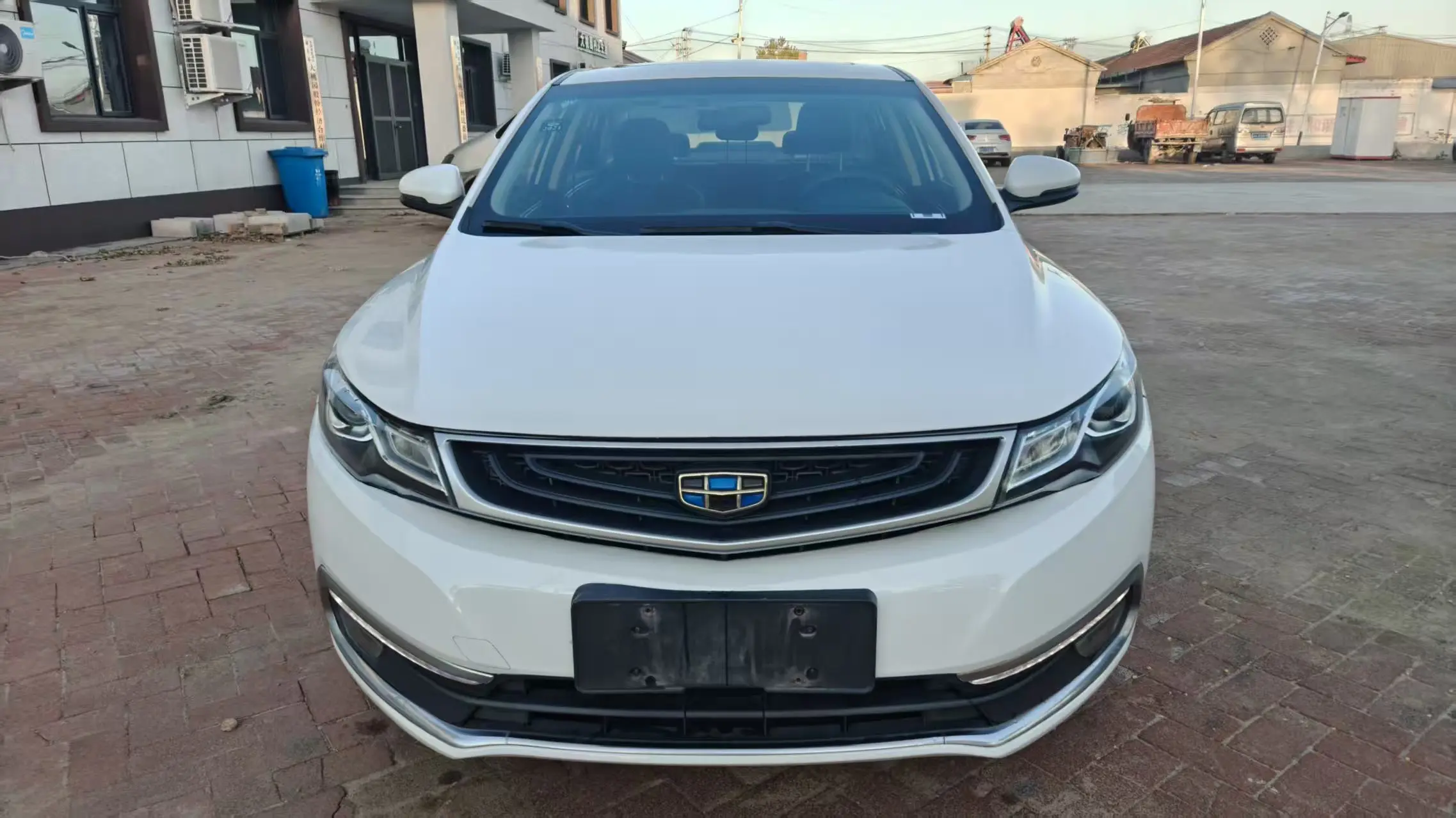 Geely Emgrand GL  из Китая