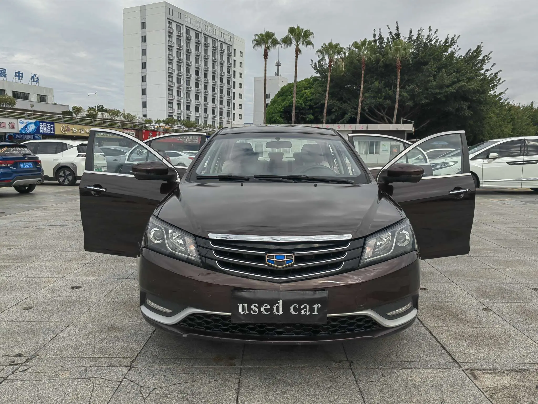 Geely Emgrand  из Китая