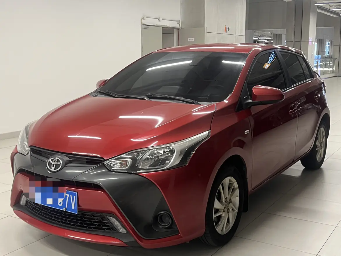 Toyota Yaris L  из Китая