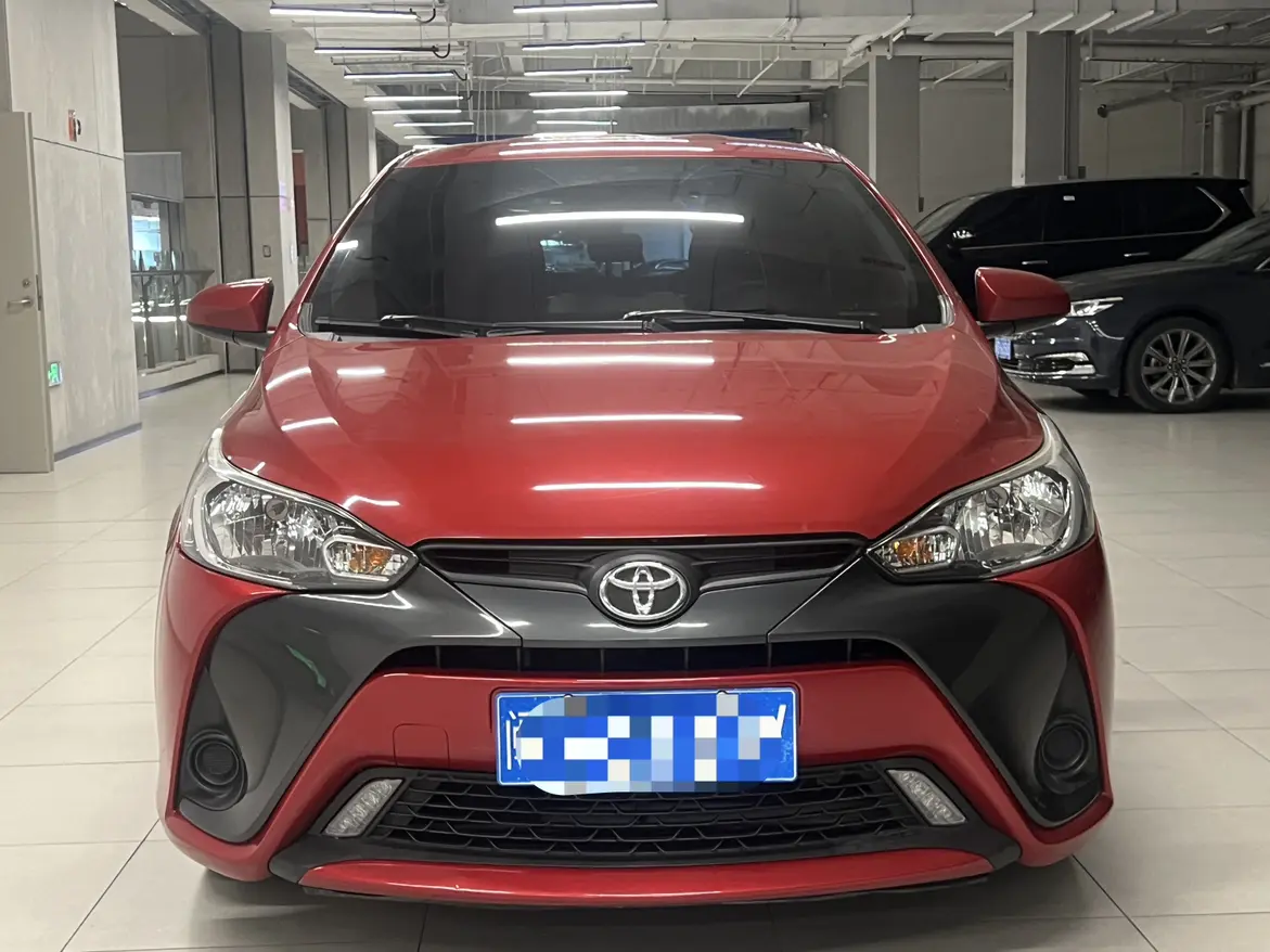 Toyota Yaris L  из Китая
