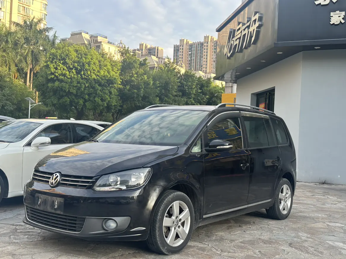Volkswagen Touran  из Китая