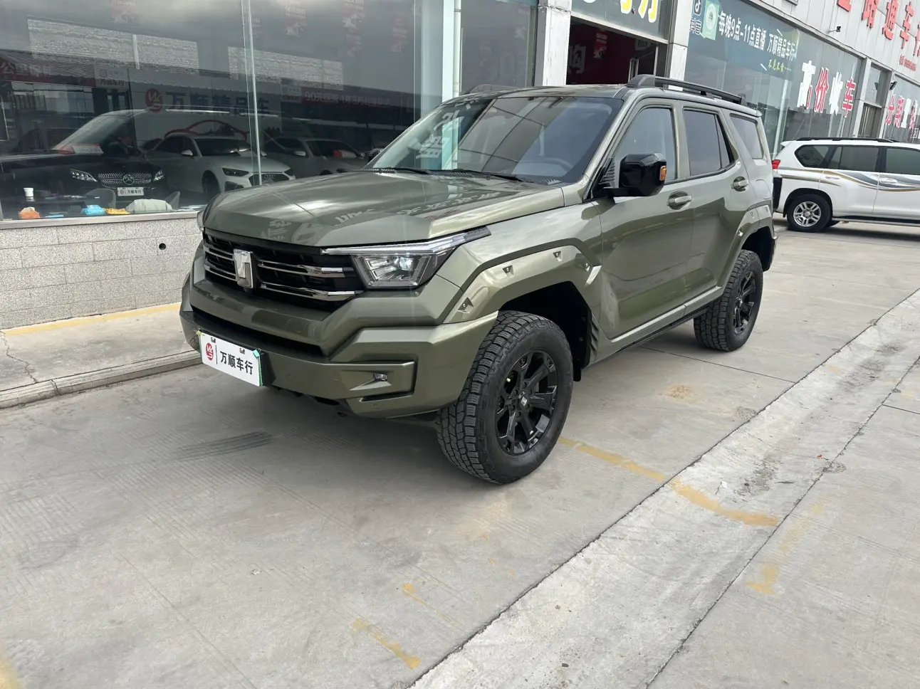 Tank 400 Hi4-T  из Китая