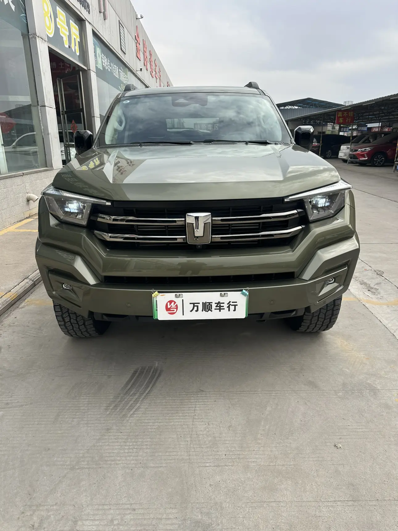 Tank 400 Hi4-T  из Китая