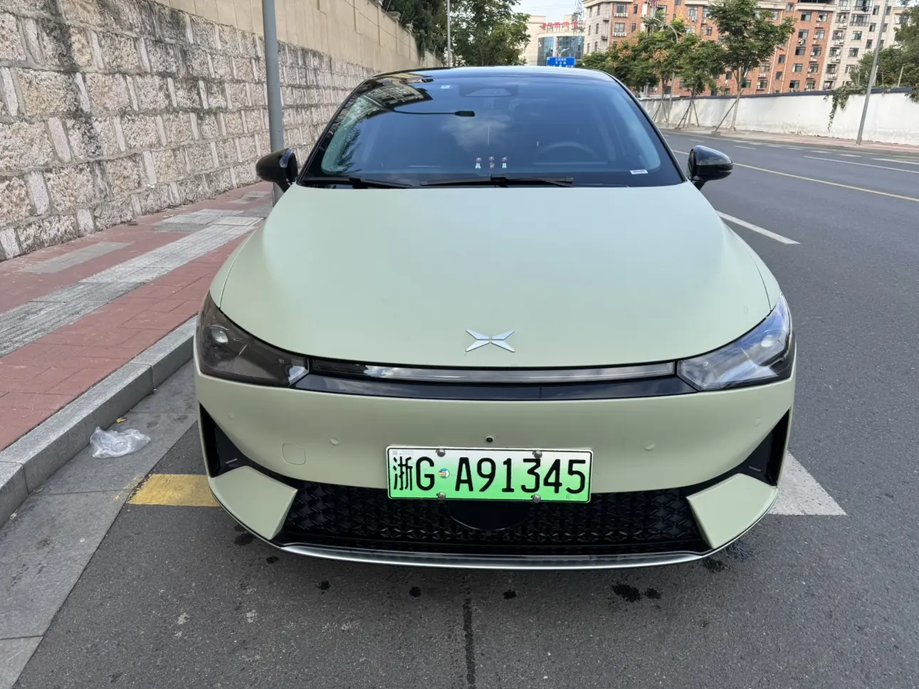 Xpeng P5  из Китая