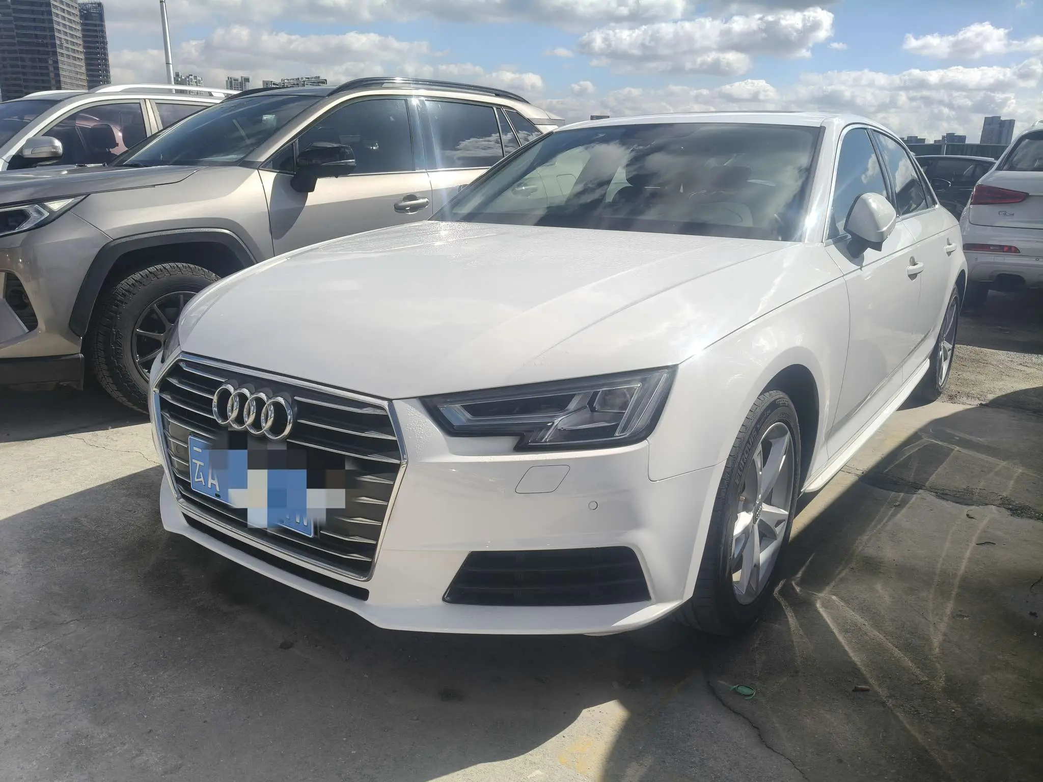 Audi A4L  из Китая