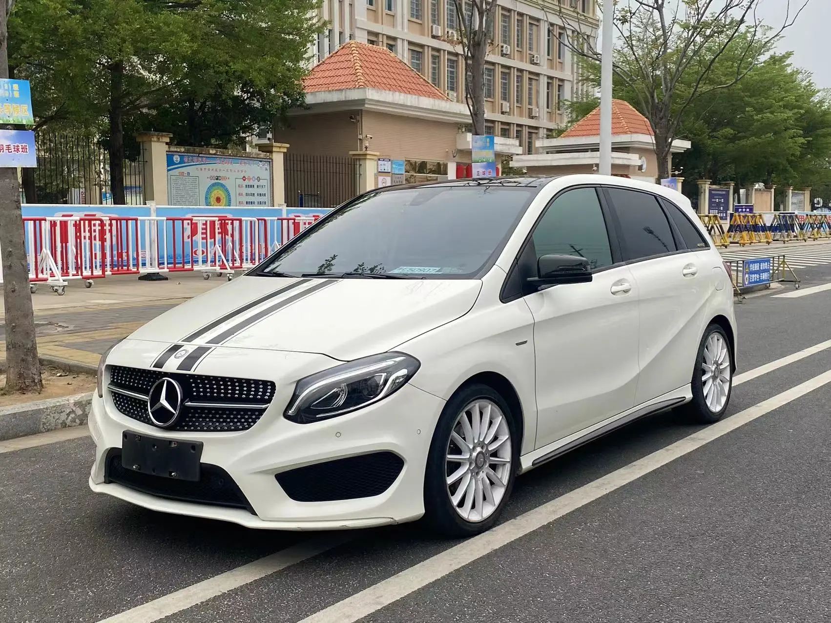 Mercedes-Benz Mercedes Benz B Class  из Китая