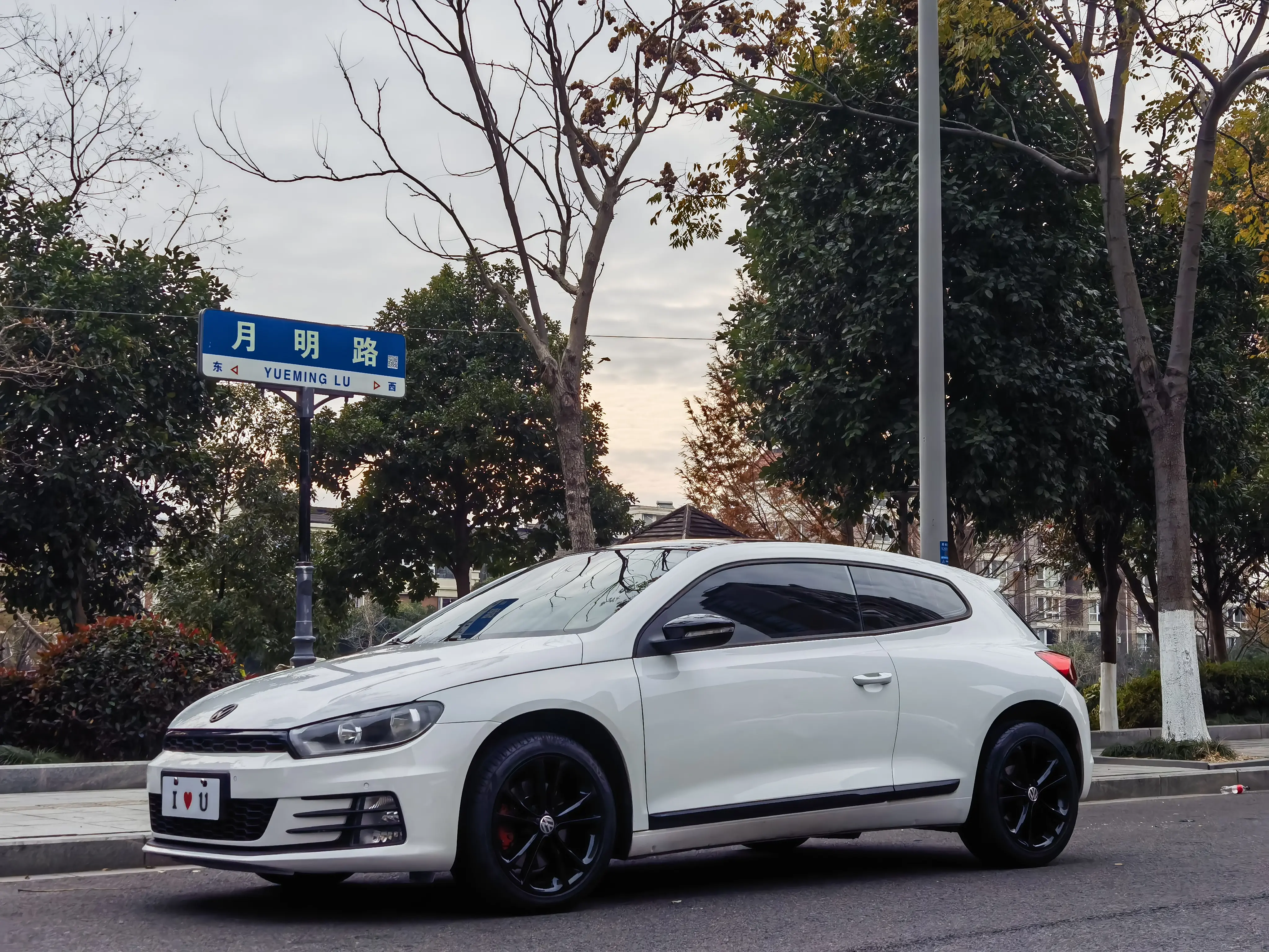 Volkswagen Scirocco  из Китая