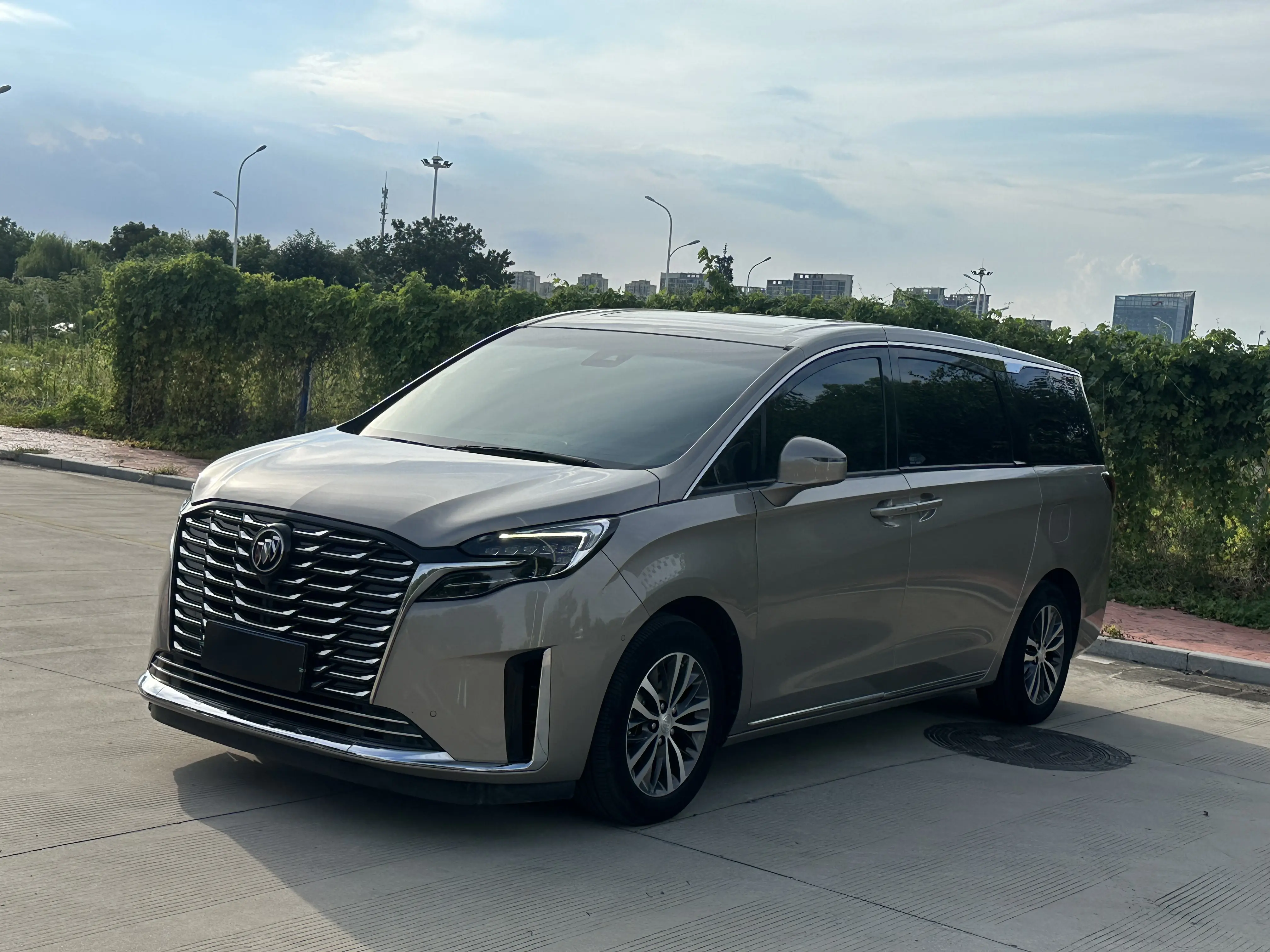 Buick GL8  из Китая