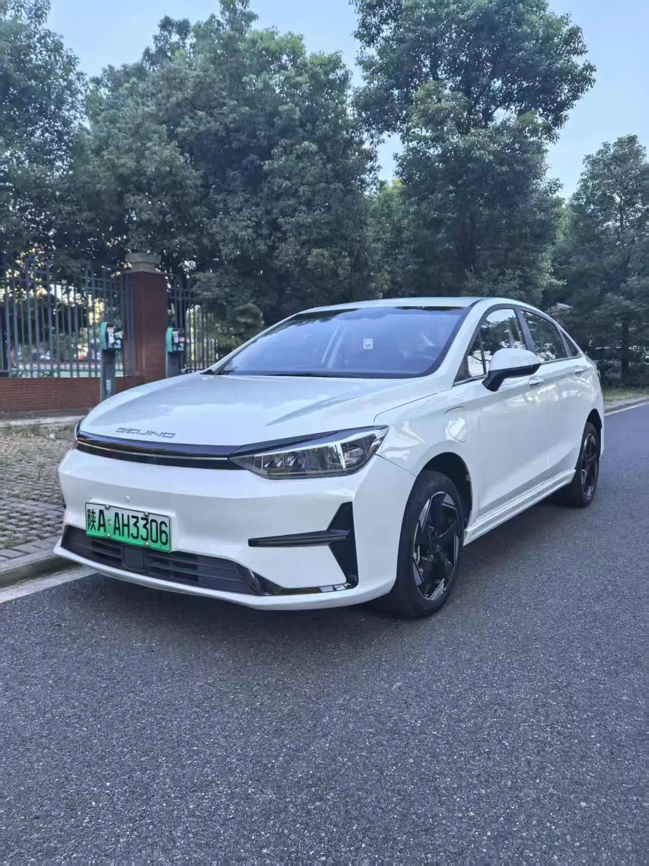 BAIC Beijing EU5 PLUS  из Китая