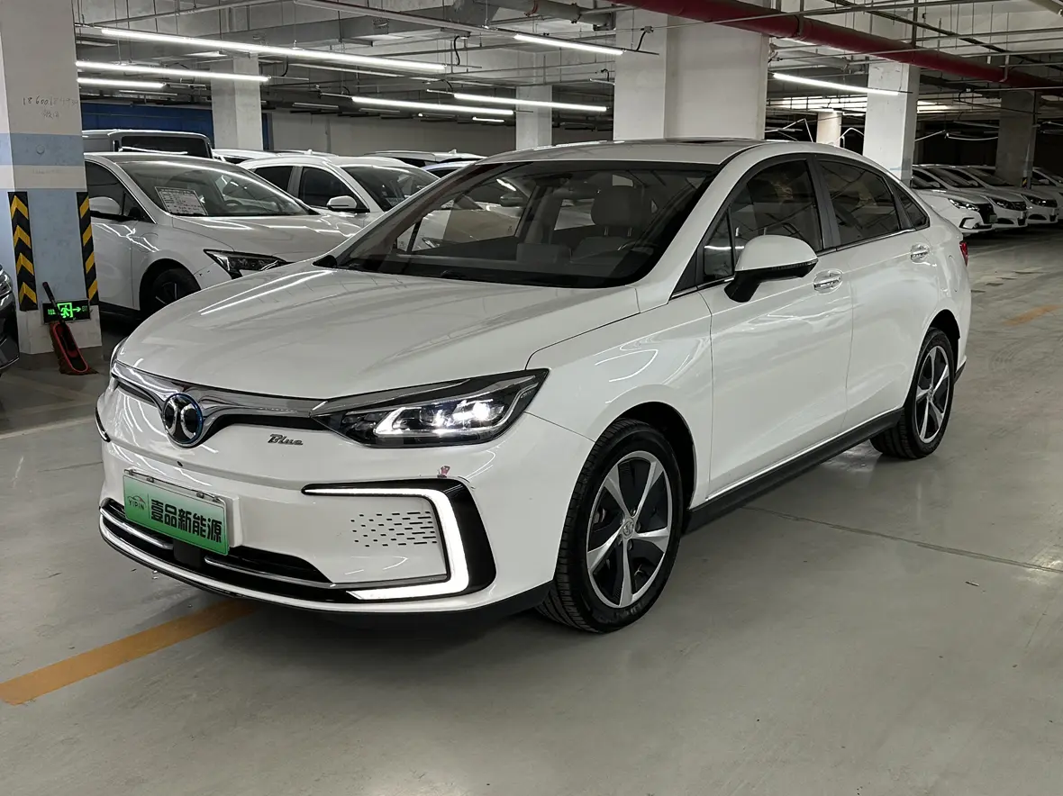 BAIC Beijing EU5  из Китая