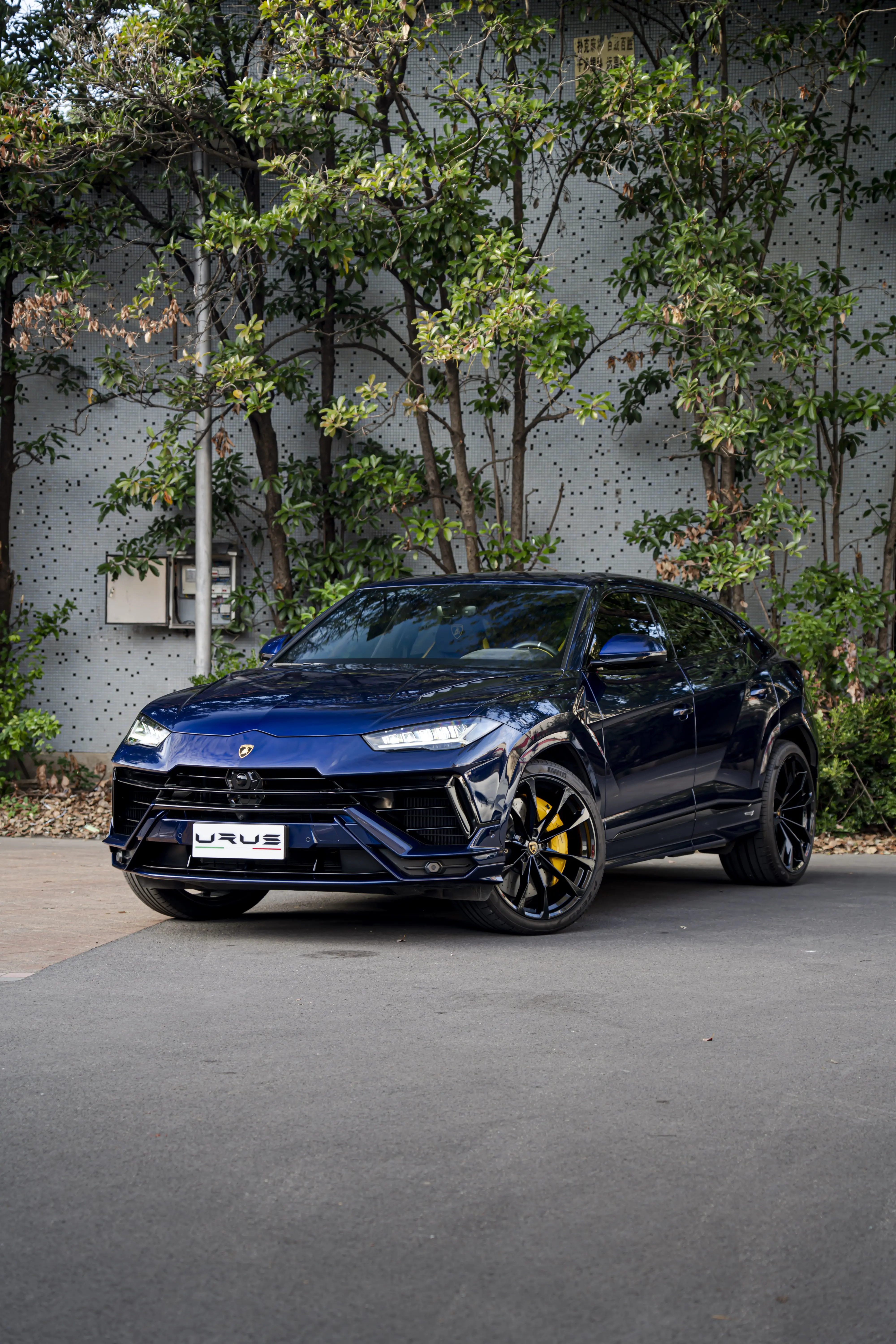 Lamborghini Urus  из Китая