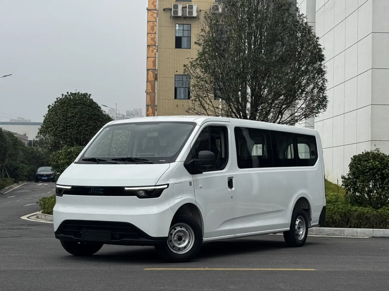 Jiangling E Fushun  из Китая