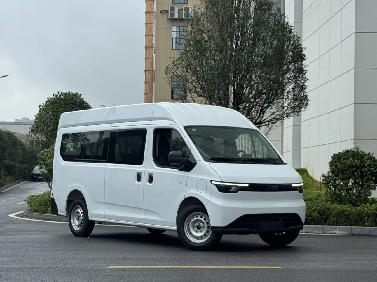 Jiangling E Fushun  из Китая