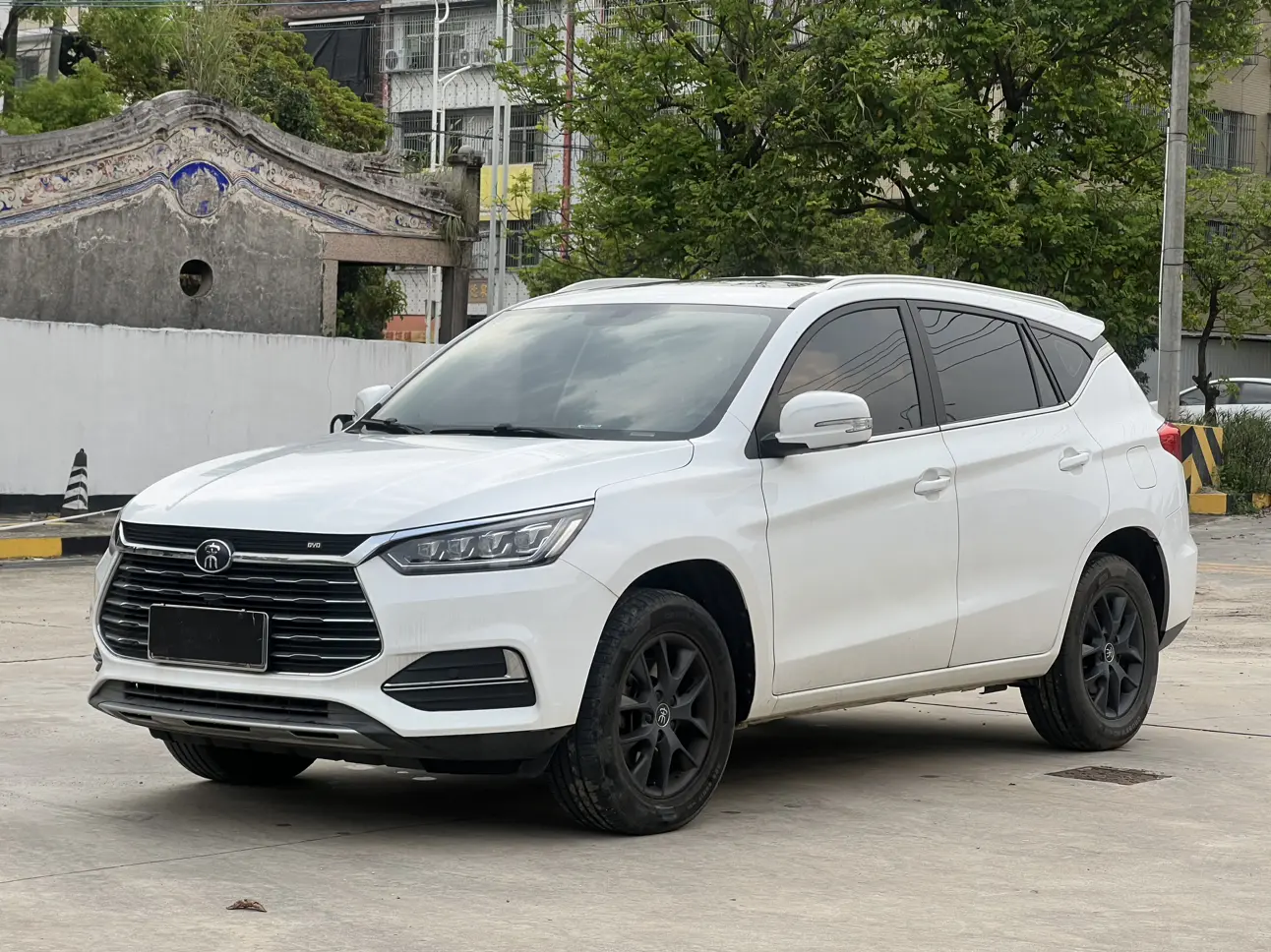 BYD Song  из Китая