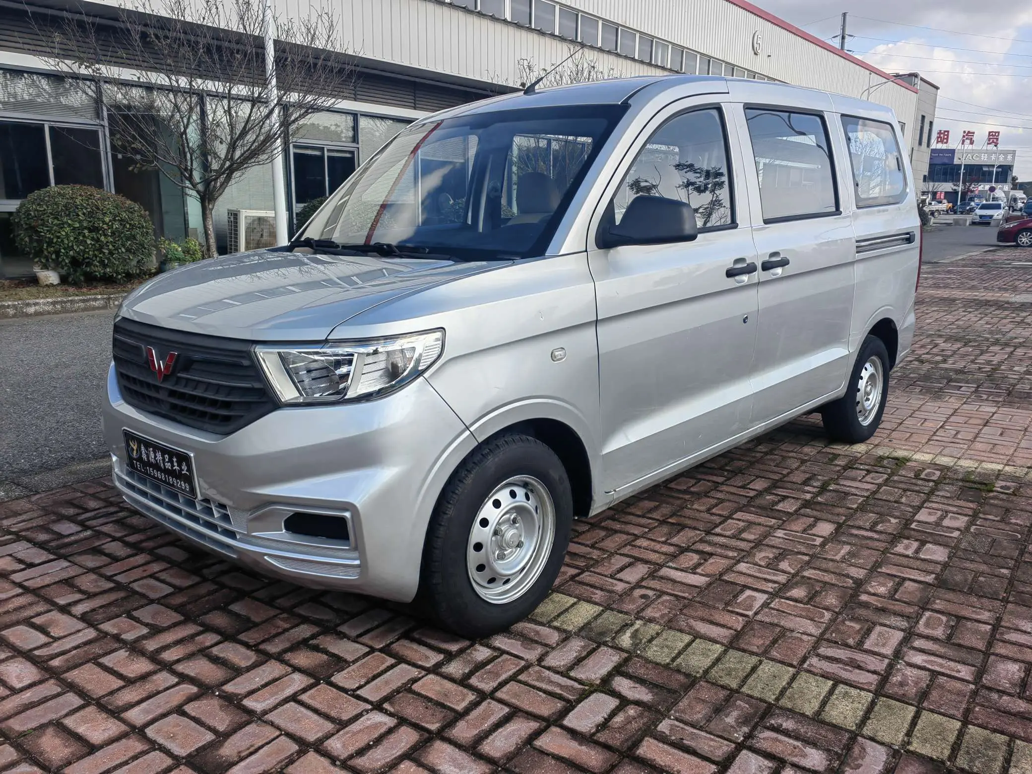 Wuling Hongguang V  из Китая