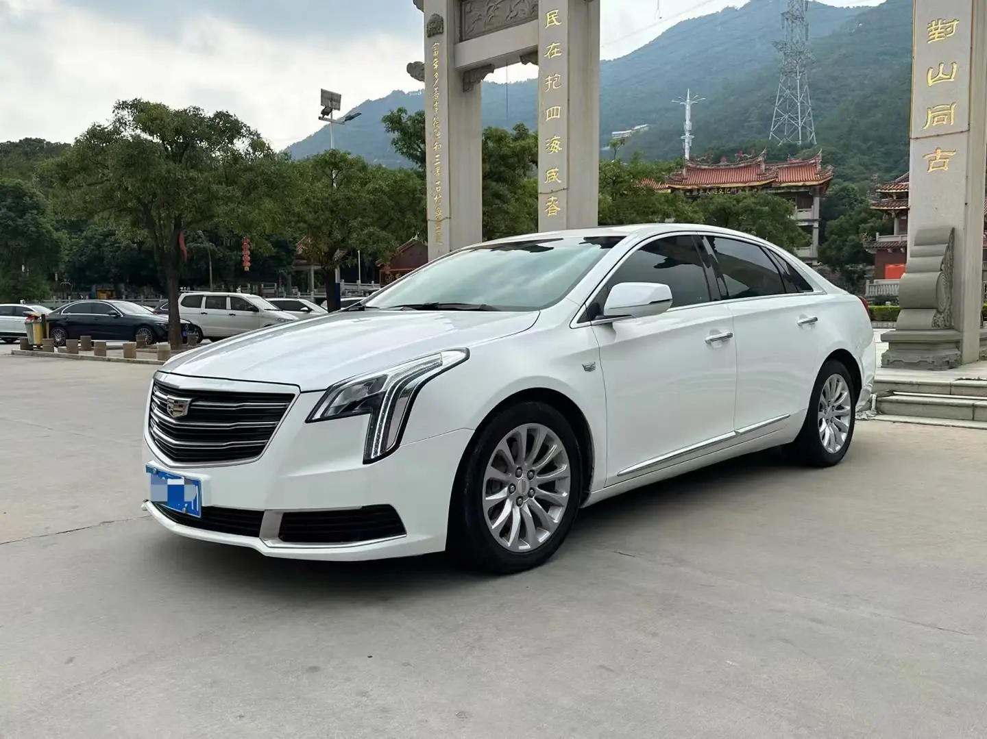 Cadillac XTS  из Китая