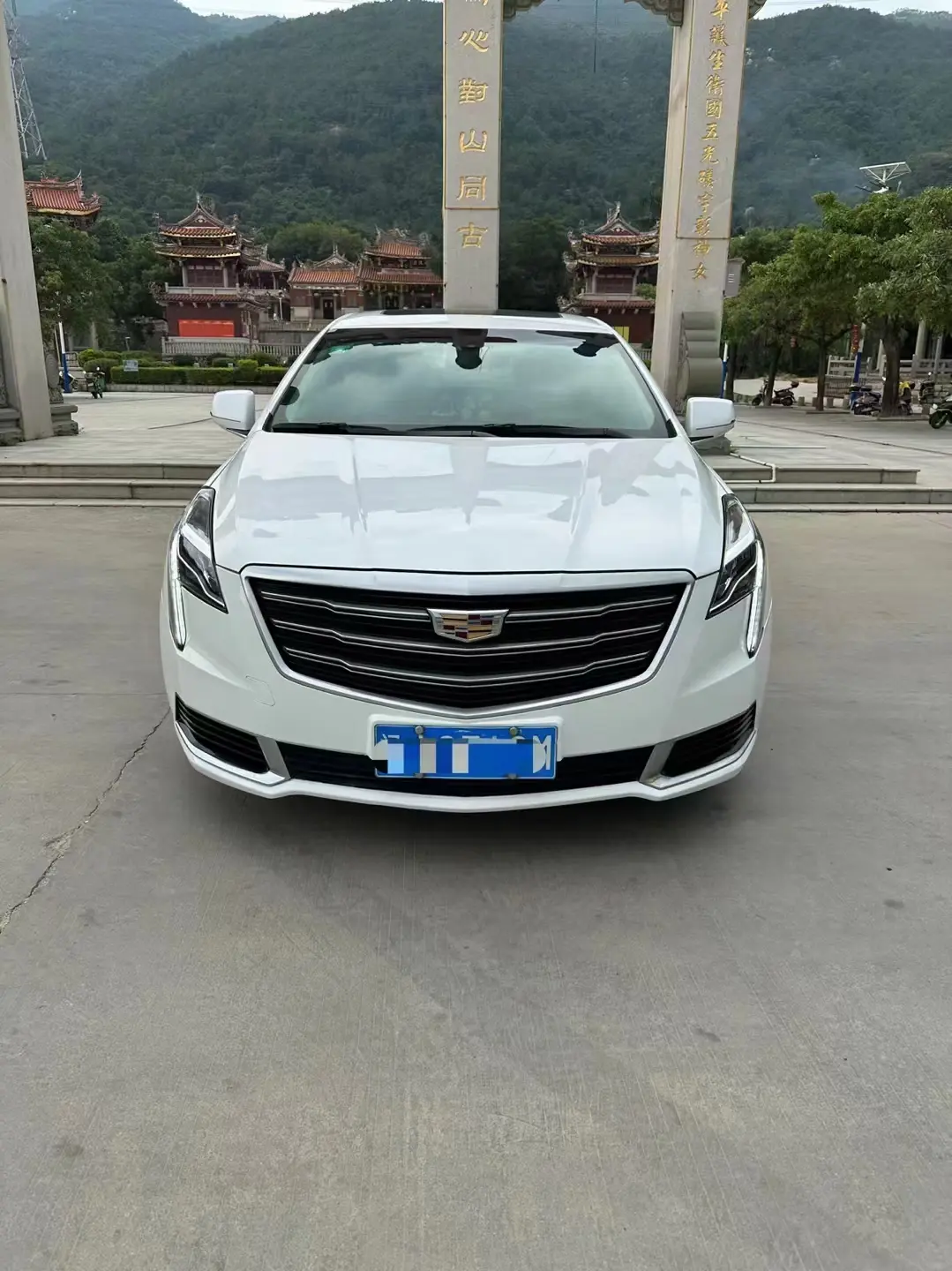 Cadillac XTS  из Китая