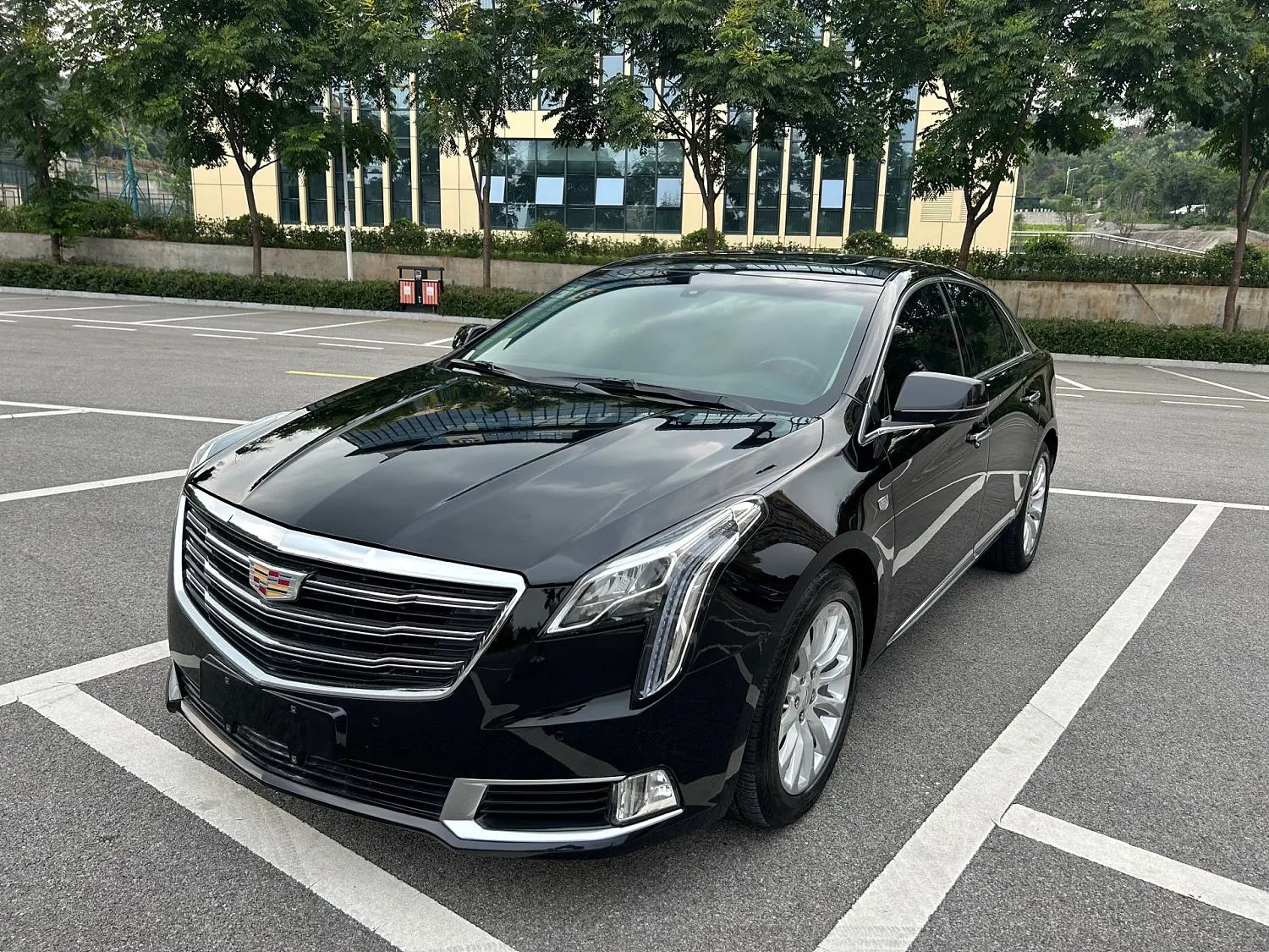 Cadillac XTS  из Китая