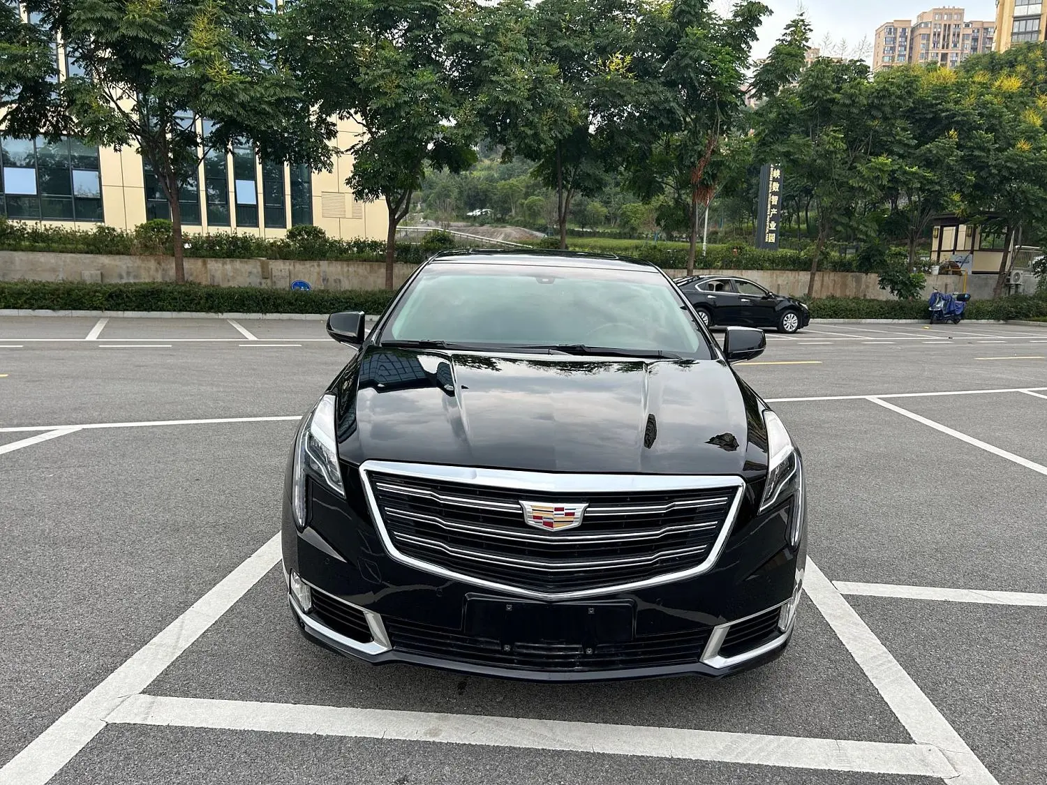 Cadillac XTS  из Китая
