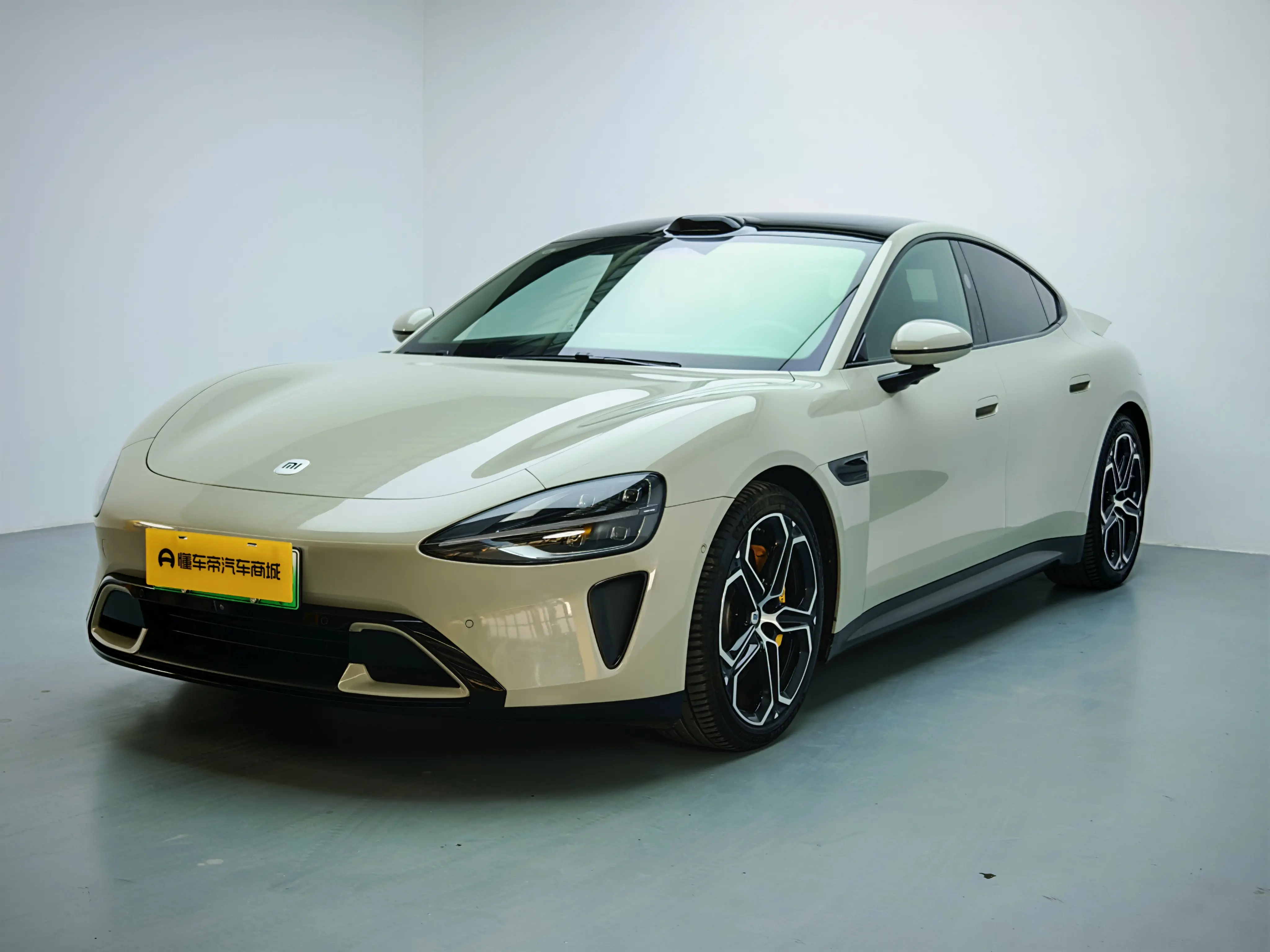 Xiaomi car Xiaomi SU7  из Китая