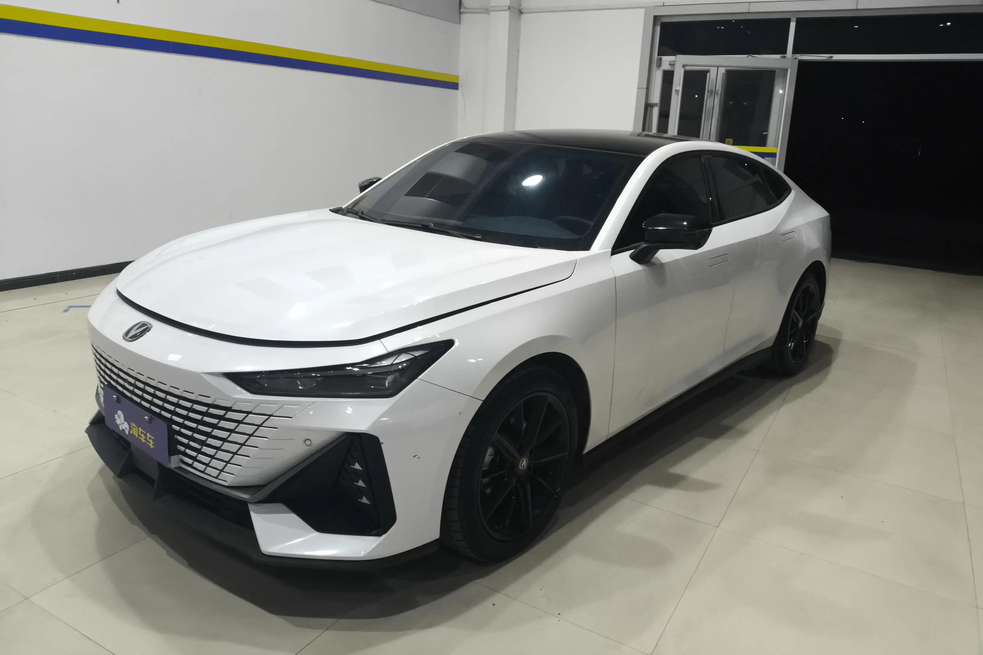 Changan UNI-V  из Китая