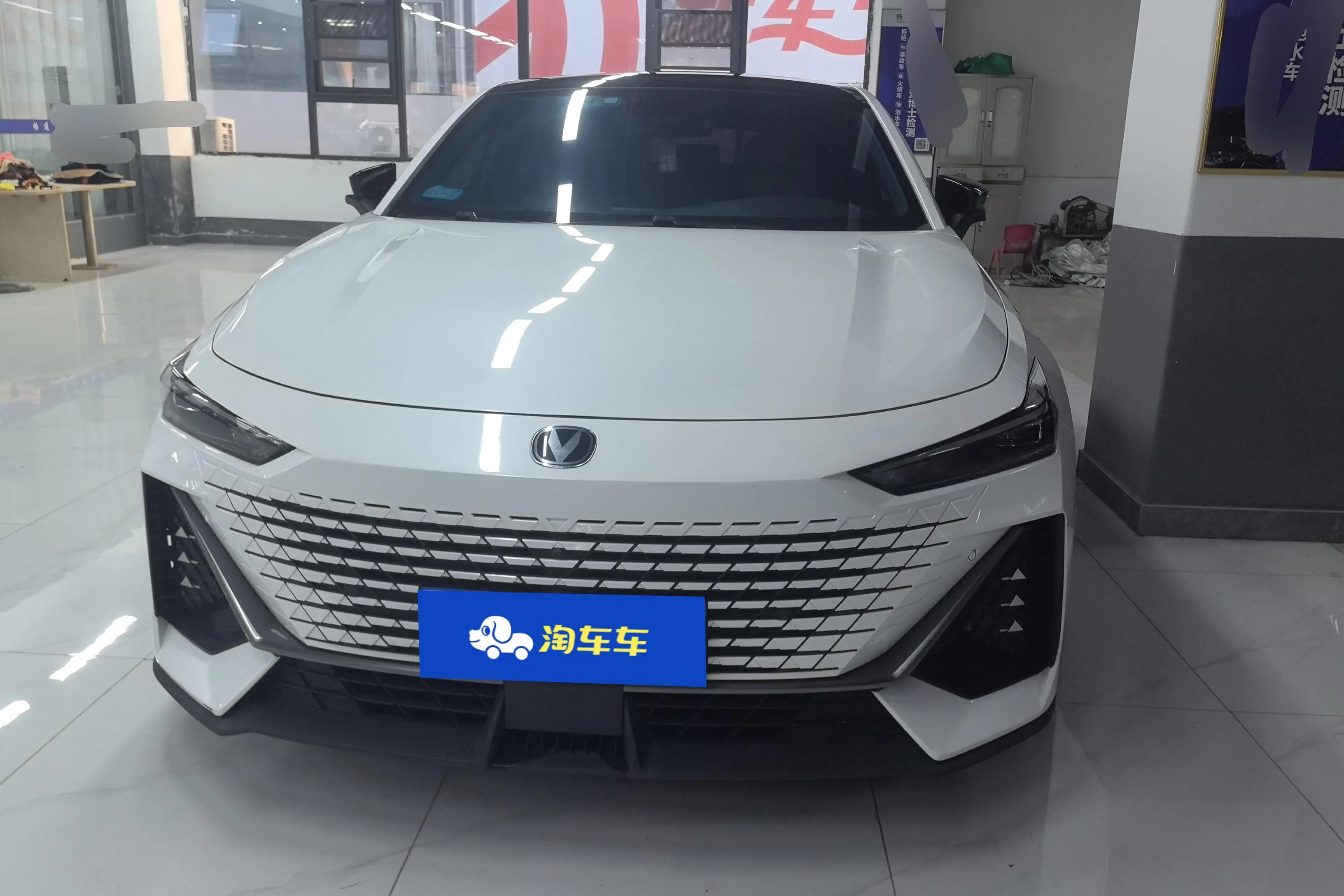 Changan UNI-V  из Китая