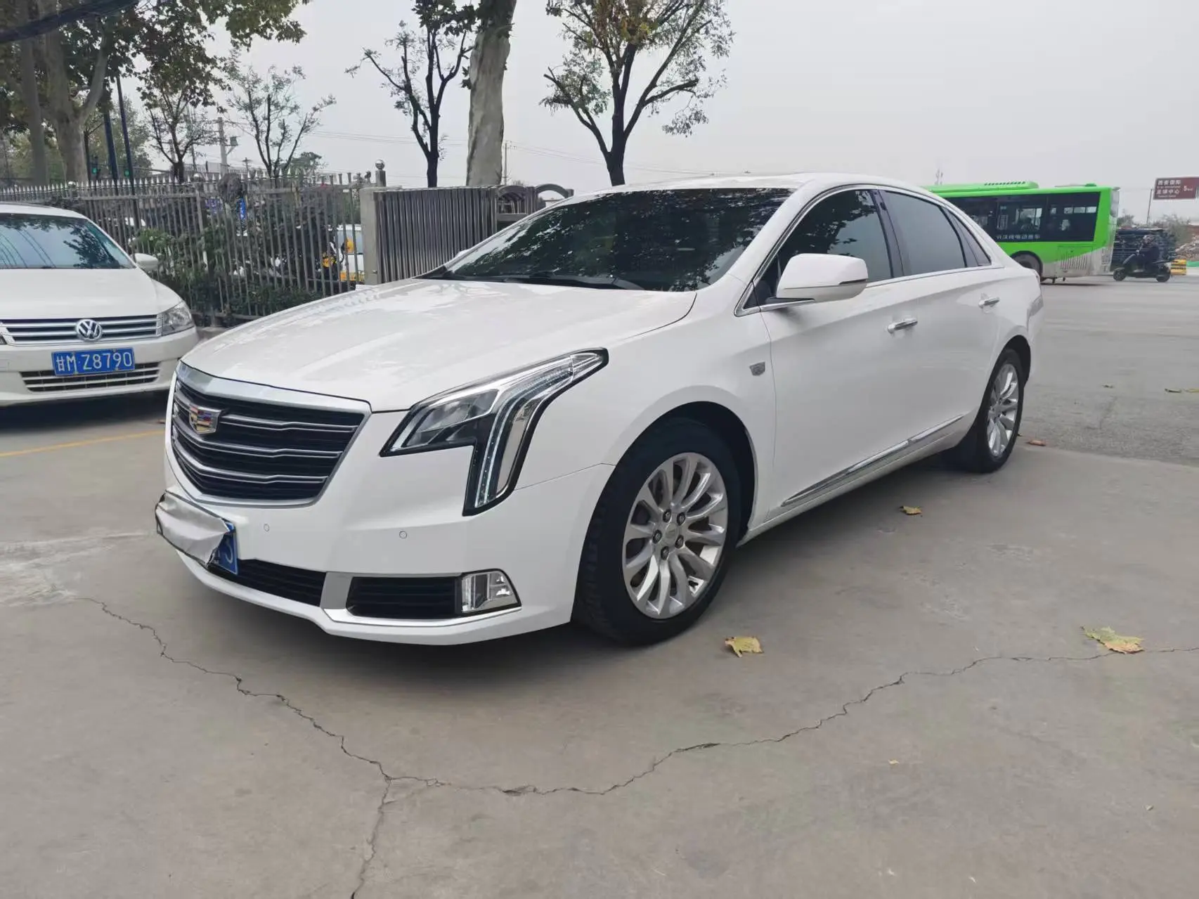 Cadillac XTS  из Китая