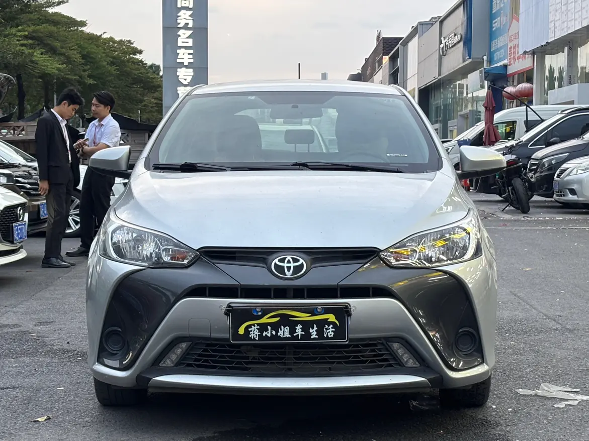 Toyota YARiS L Enjoy  из Китая