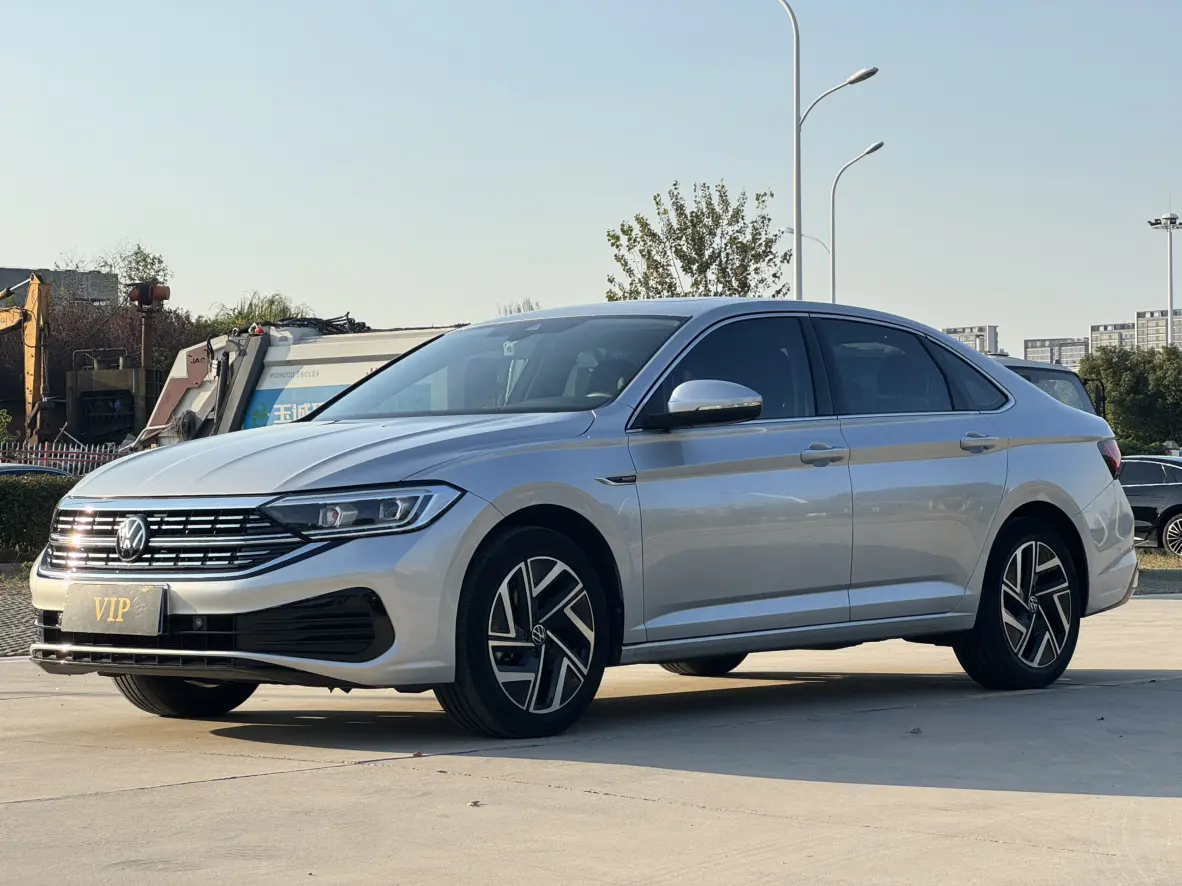 Volkswagen Sagitar  из Китая