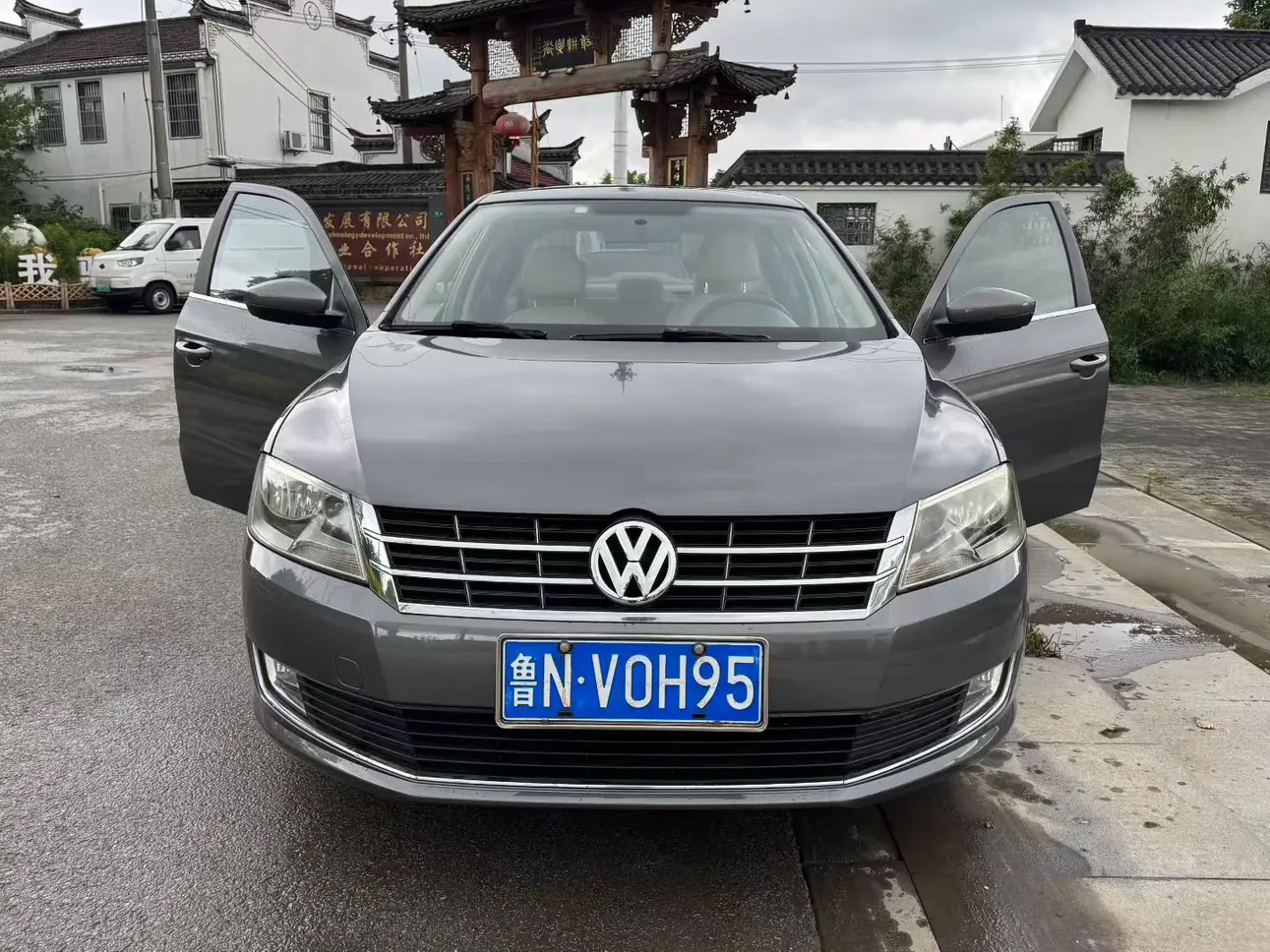 Volkswagen Lavida  из Китая