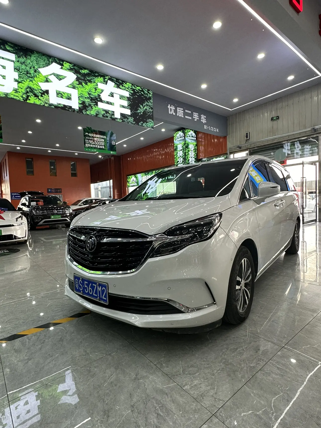 Buick GL8  из Китая