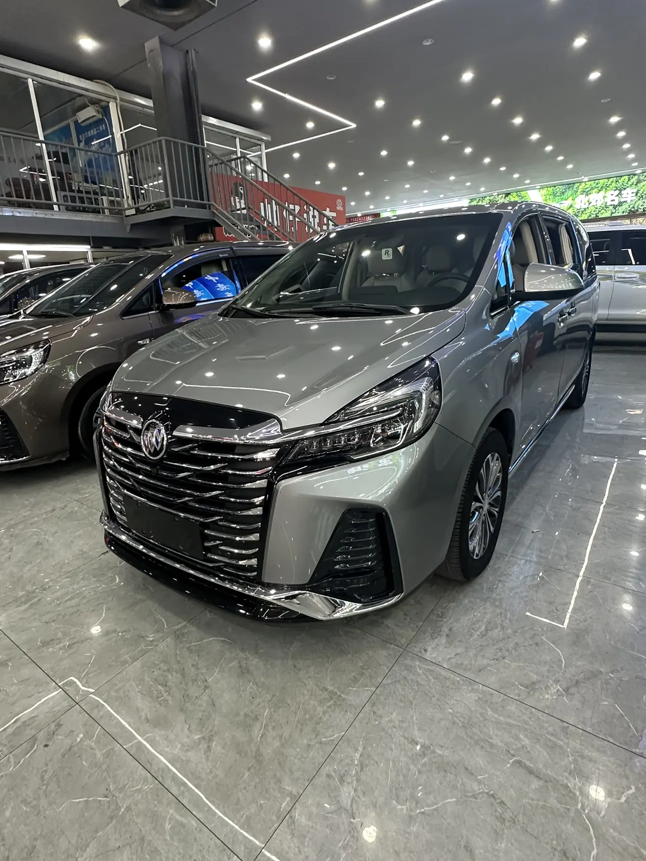 Buick GL8  из Китая