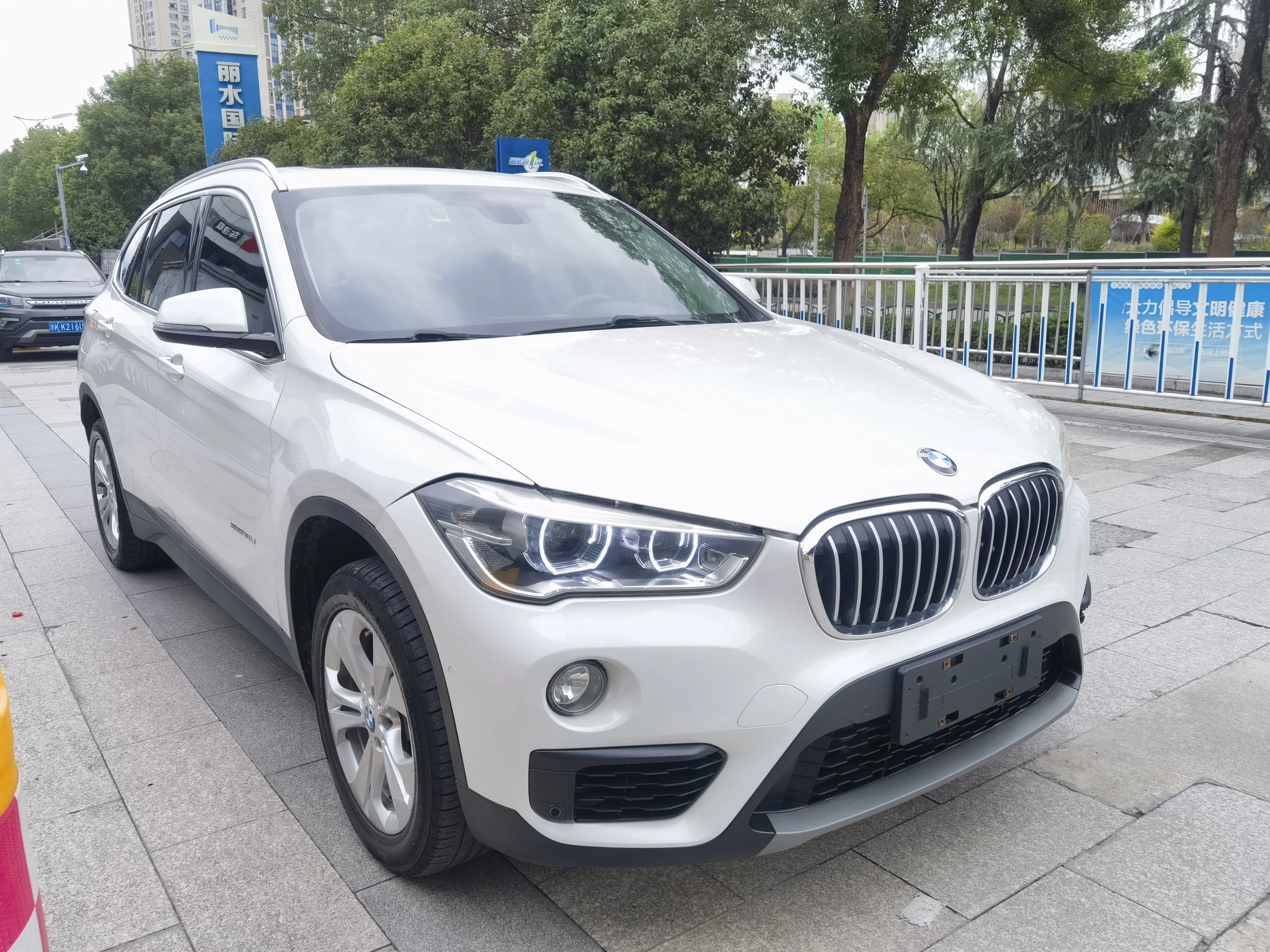 BMW X1  из Китая