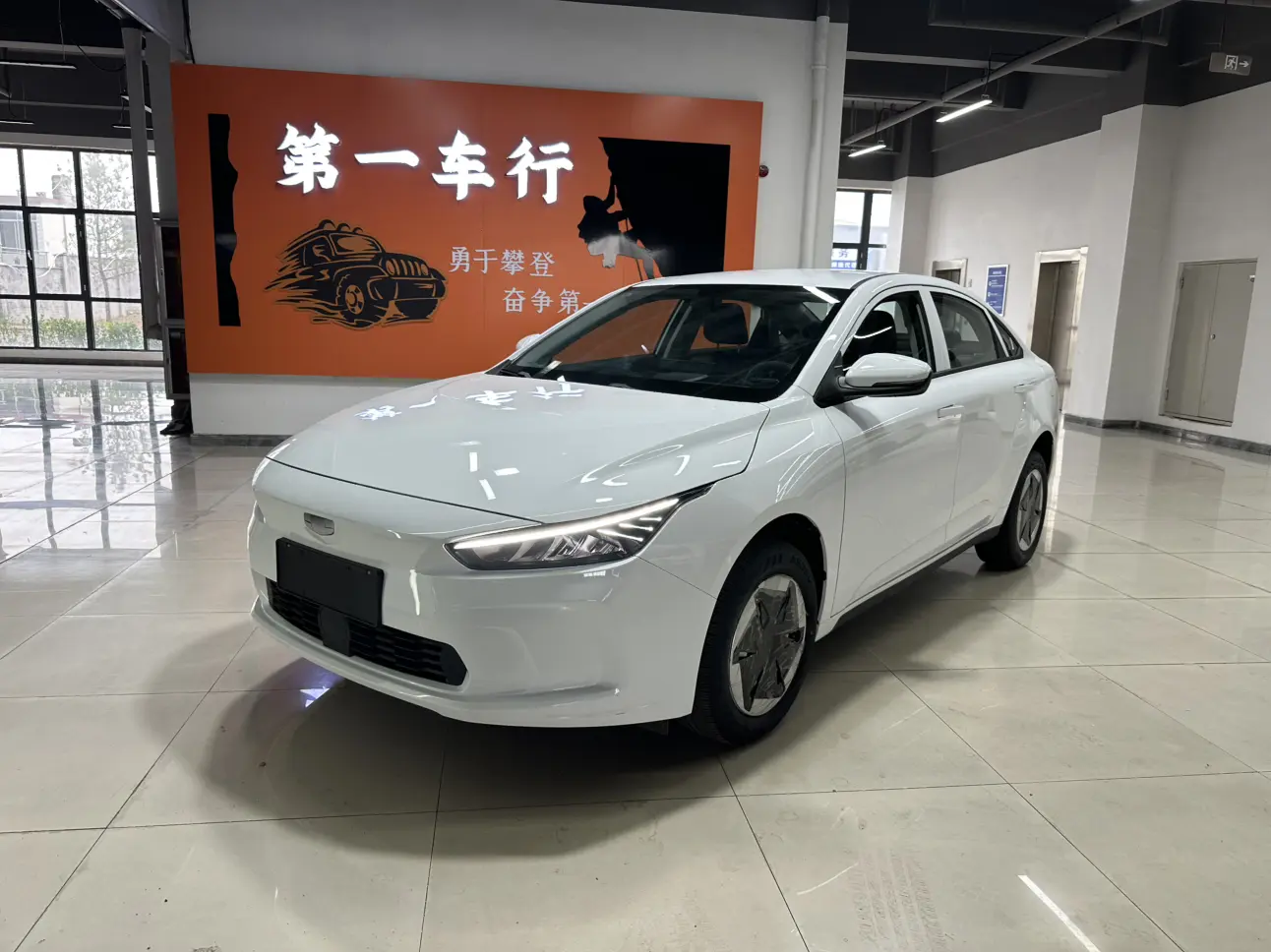 Geely Geometry A  из Китая