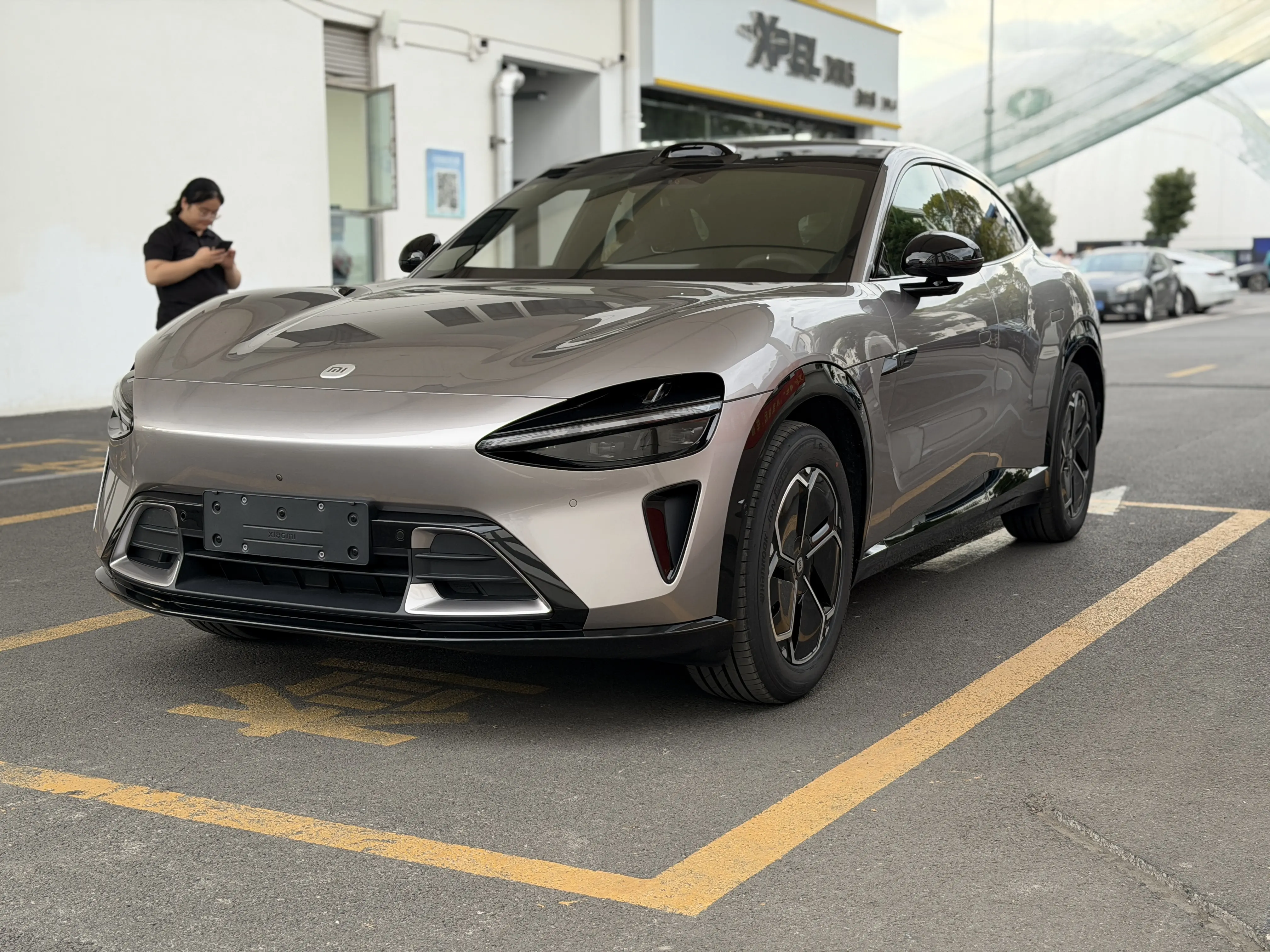 Xiaomi car Xiaomi YU7  из Китая