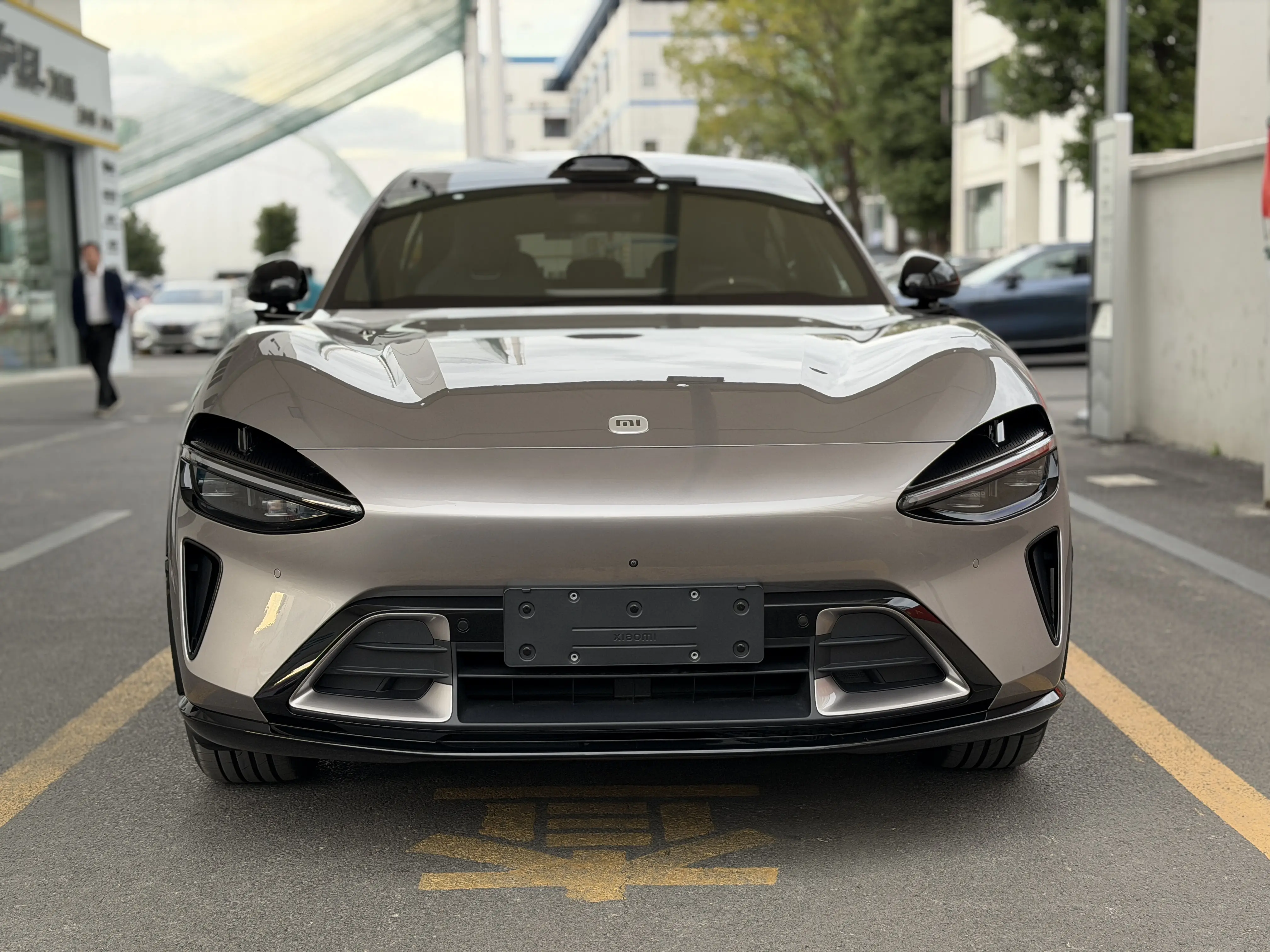 Xiaomi car Xiaomi YU7  из Китая