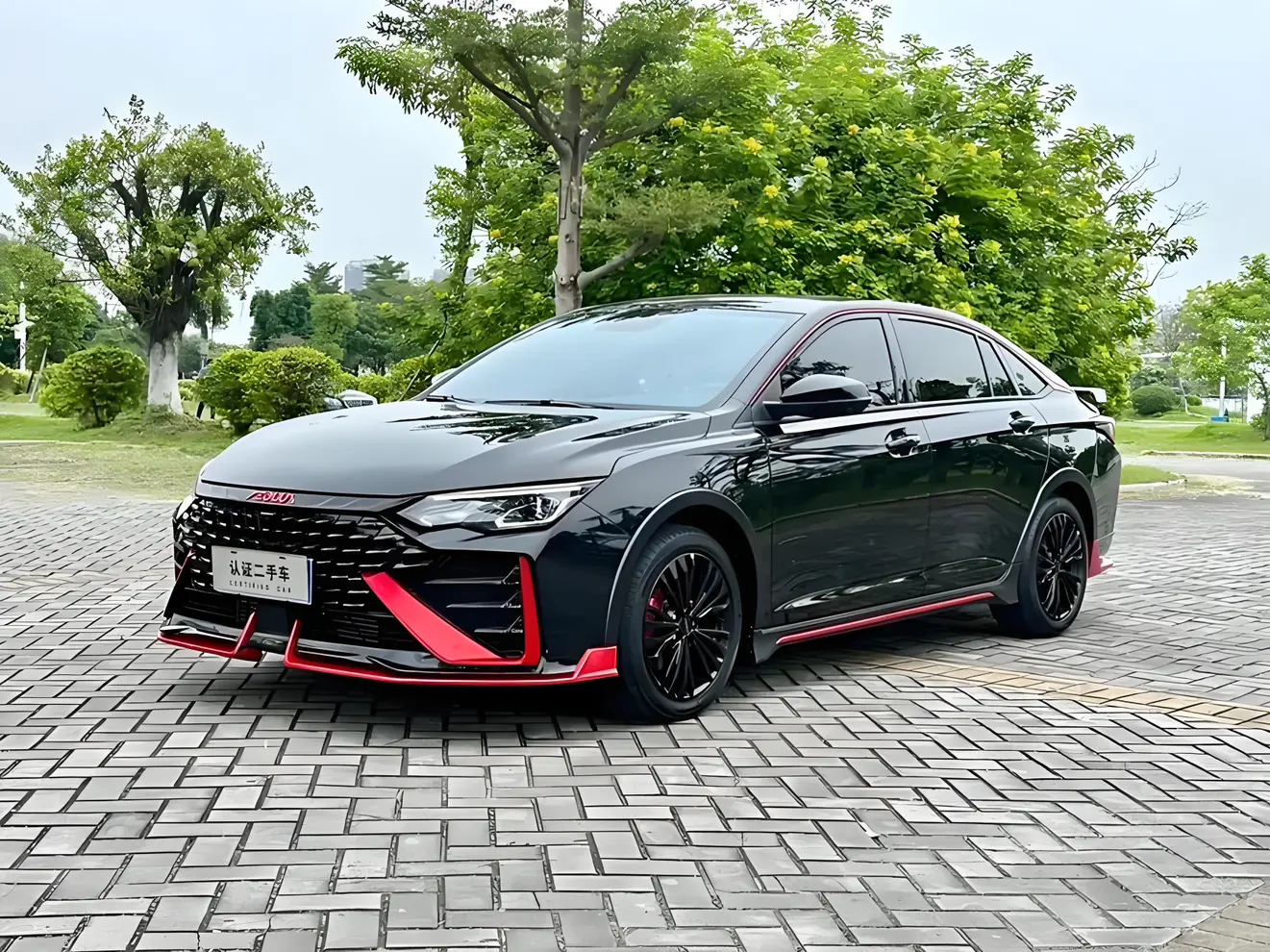 Dongfeng Yixuan MAX  из Китая