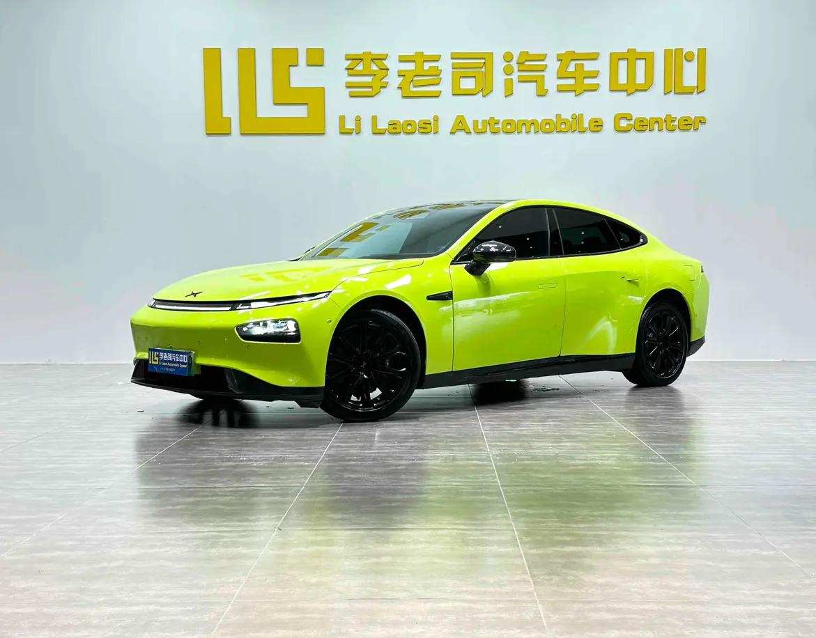 Xpeng P7  из Китая