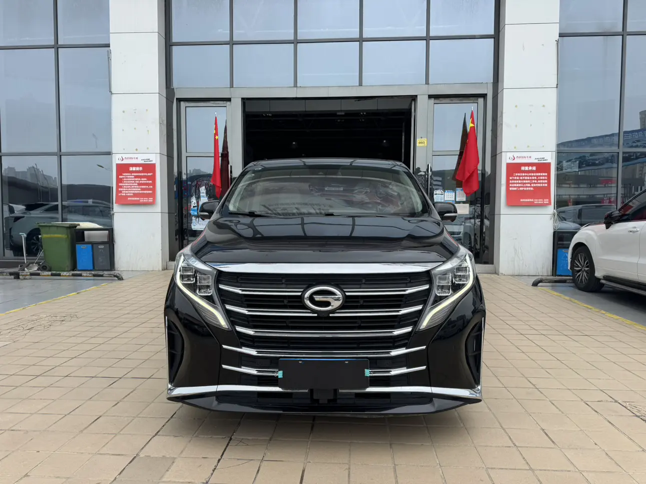 GAC Trumpchi M8  из Китая