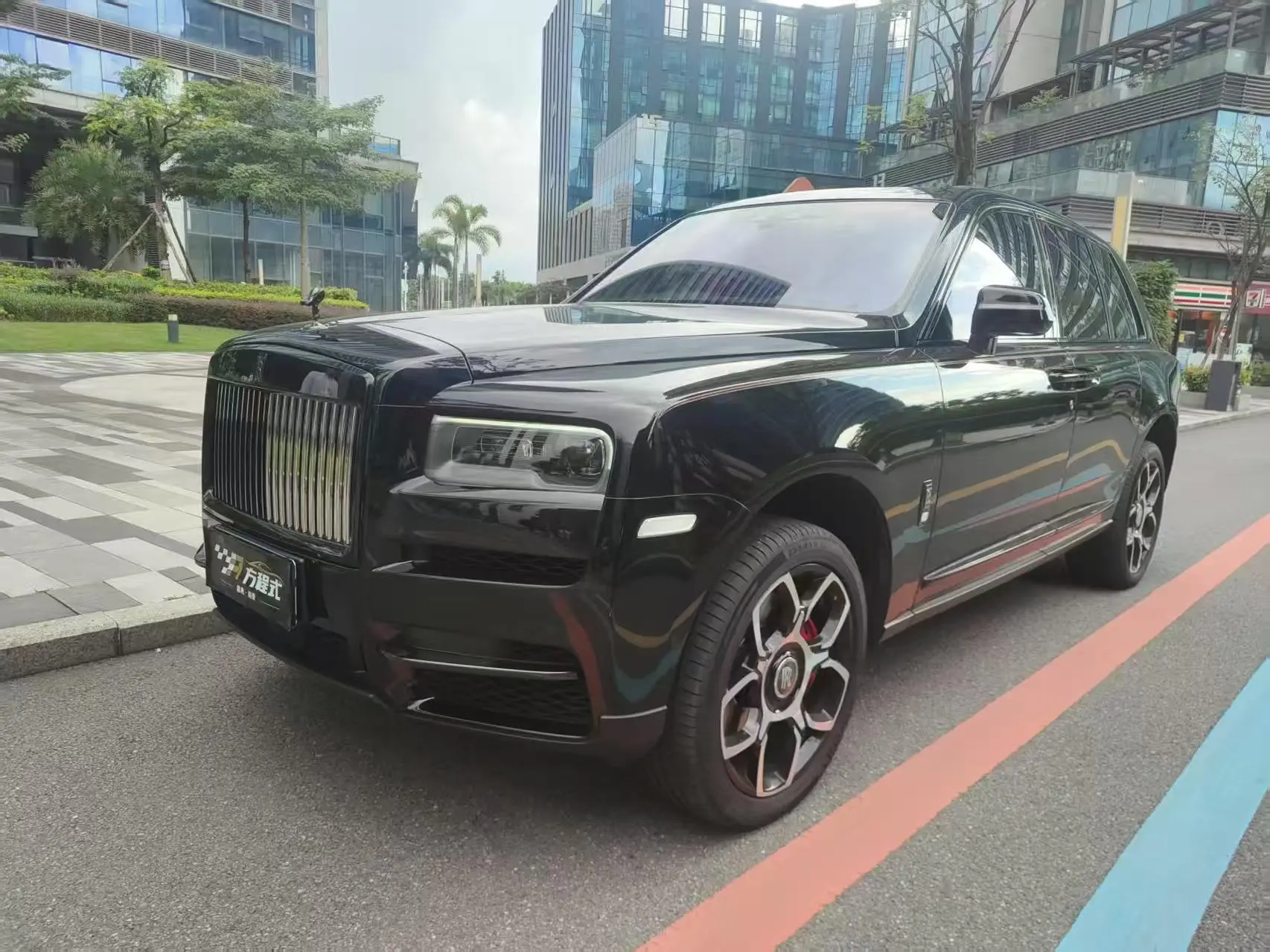 Rolls Royce Cullinan  из Китая