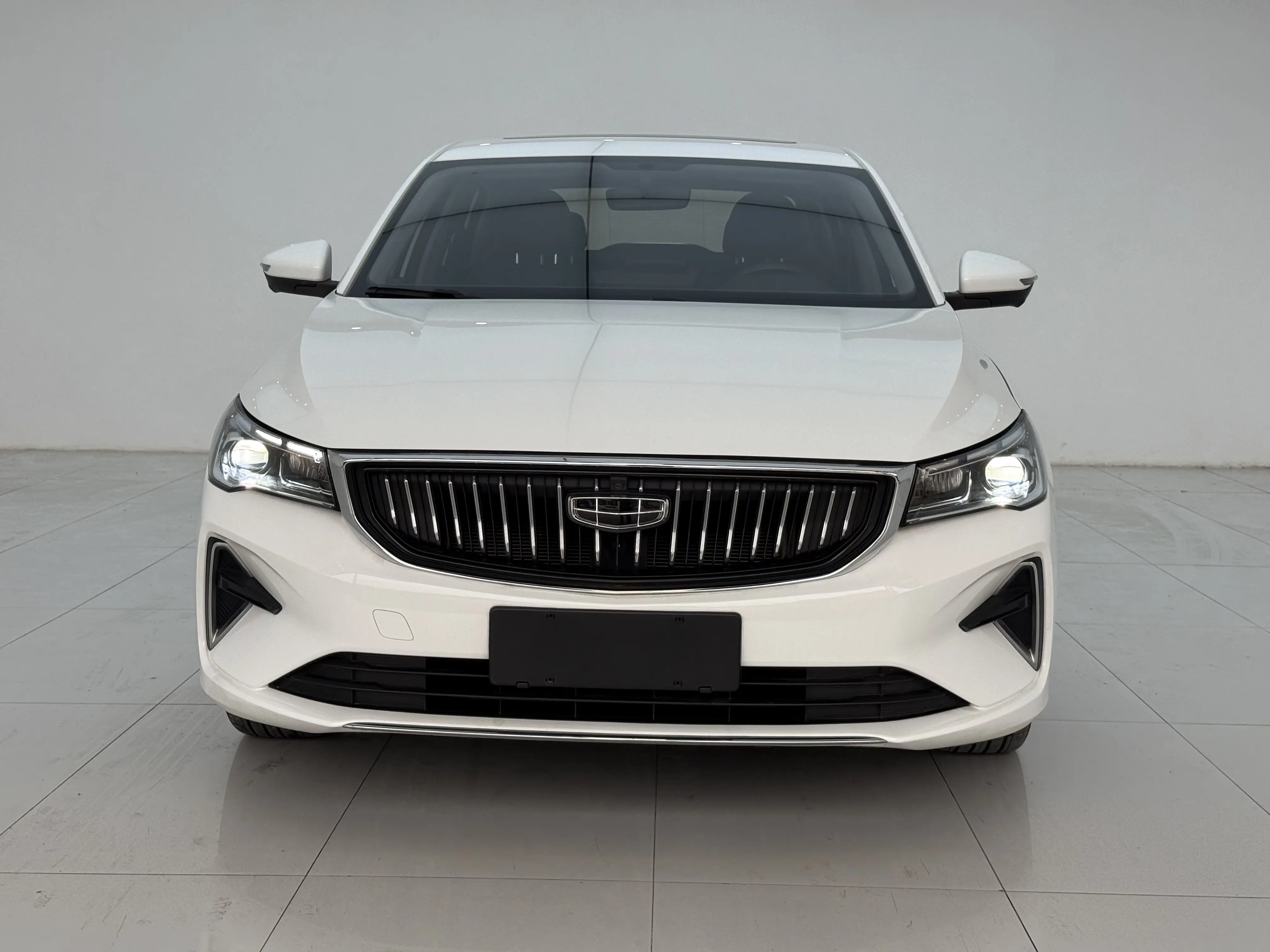 Geely Emgrand  из Китая