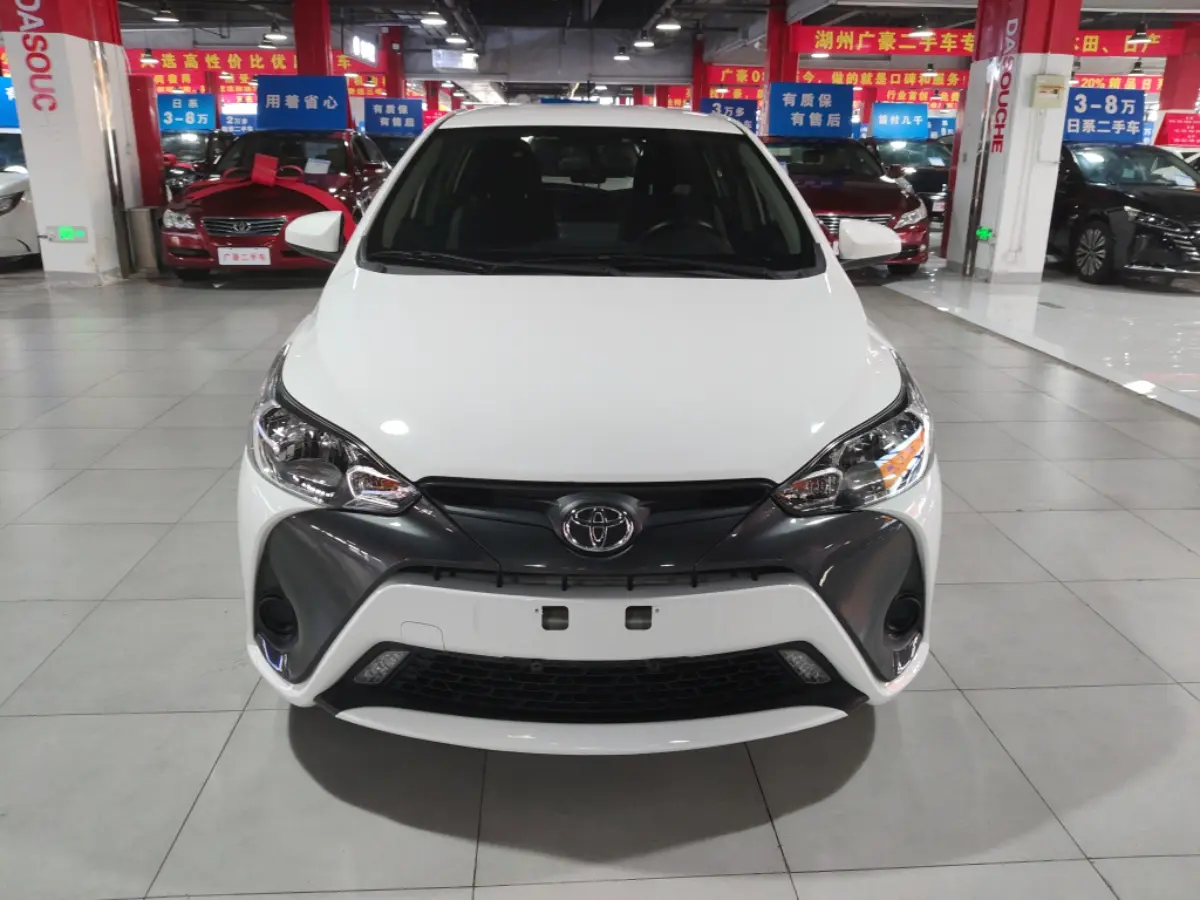 Toyota Yaris L  из Китая