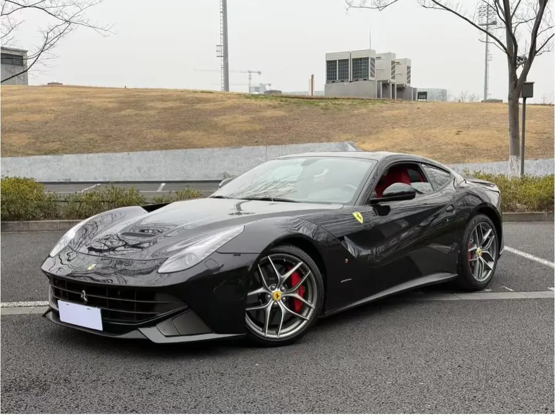 Ferrari F12berlinetta  из Китая