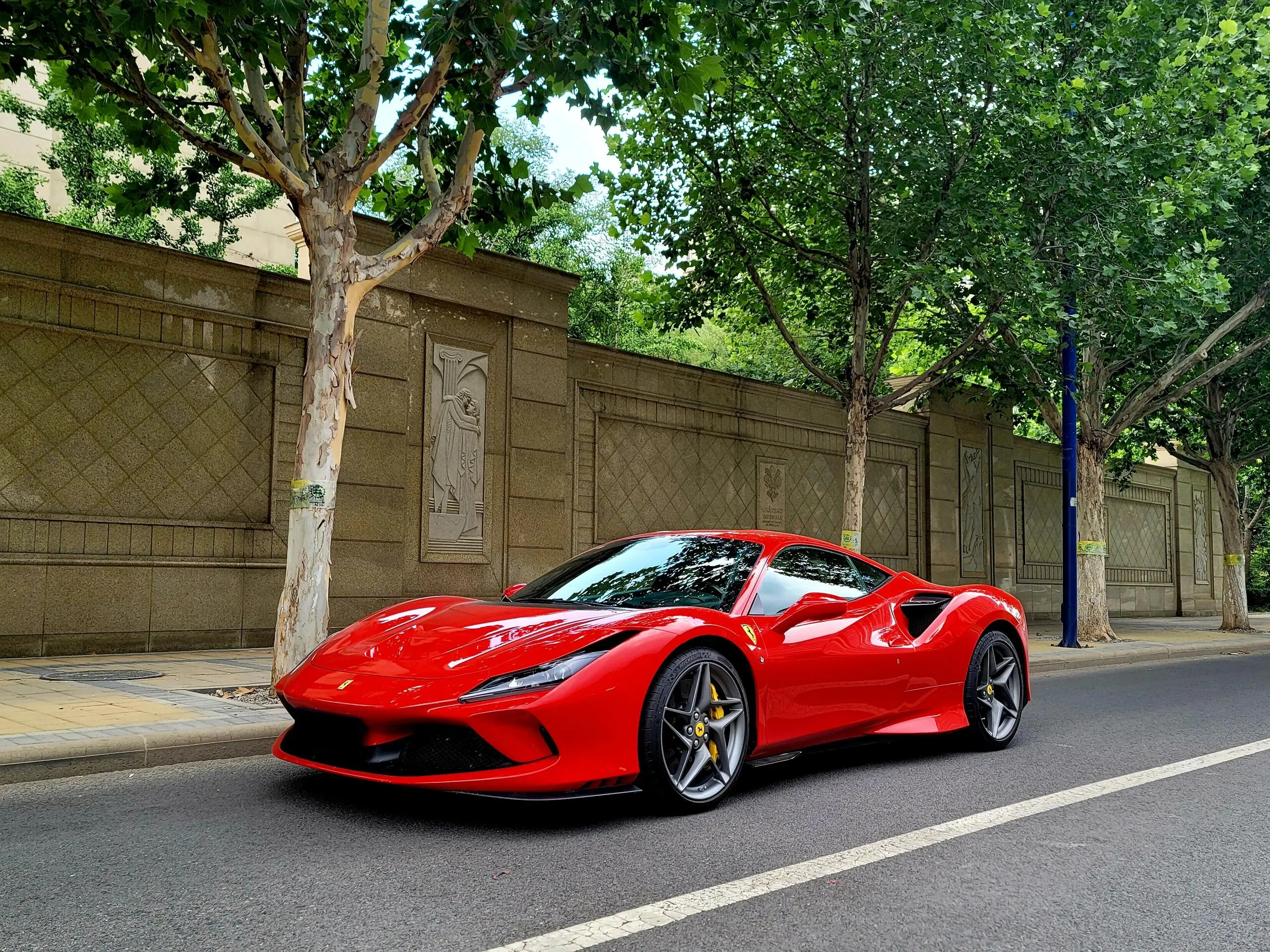 Ferrari F8  из Китая